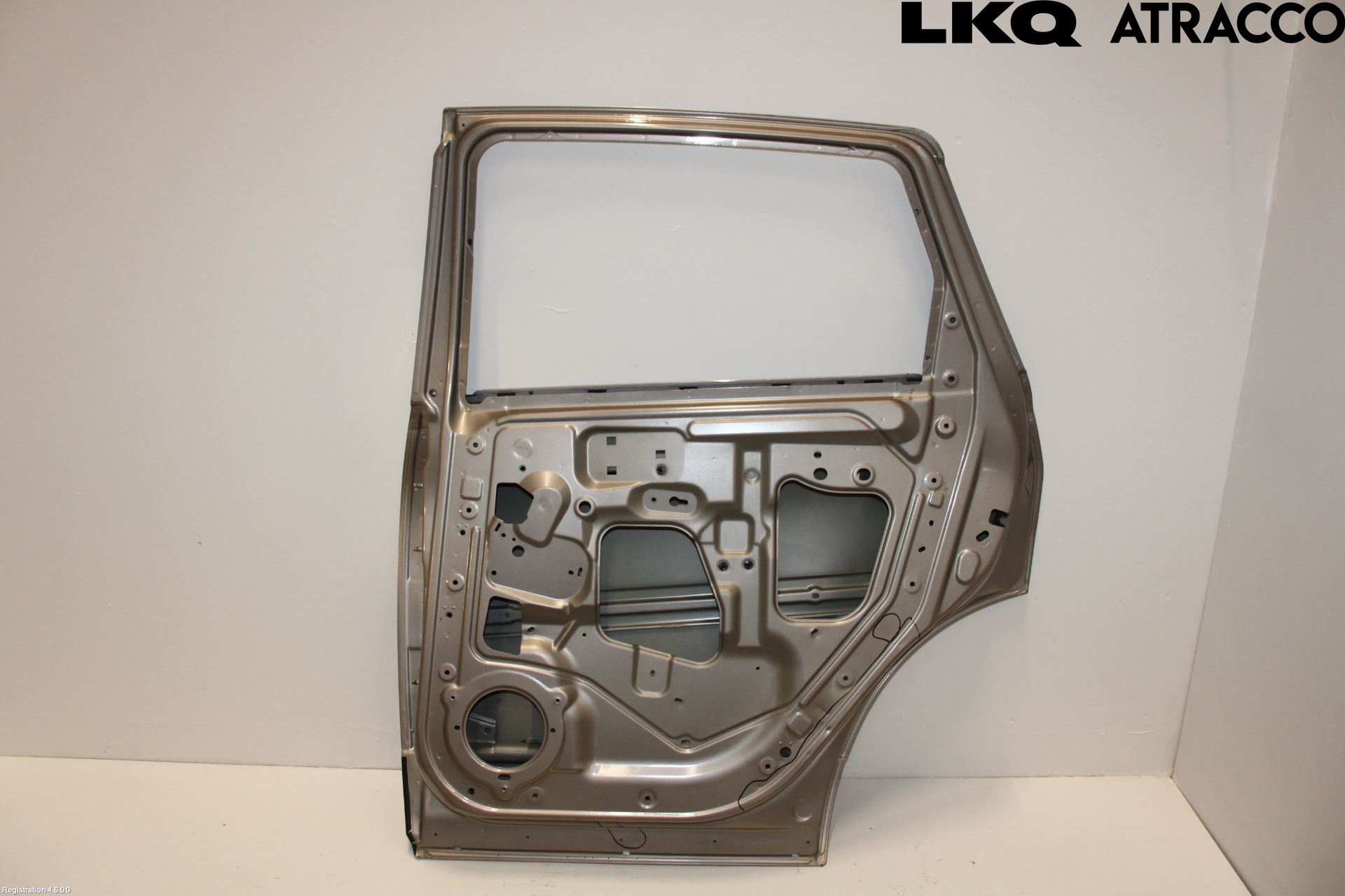 Nissan NOTE E11 06-14 Dörr Bak Höger