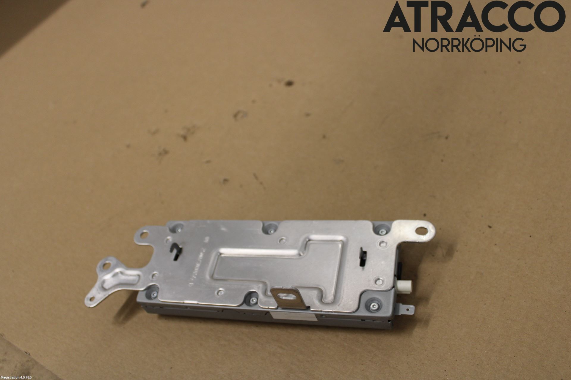 Tesla MODEL 3 17- Radio-Stereo Förstärkare