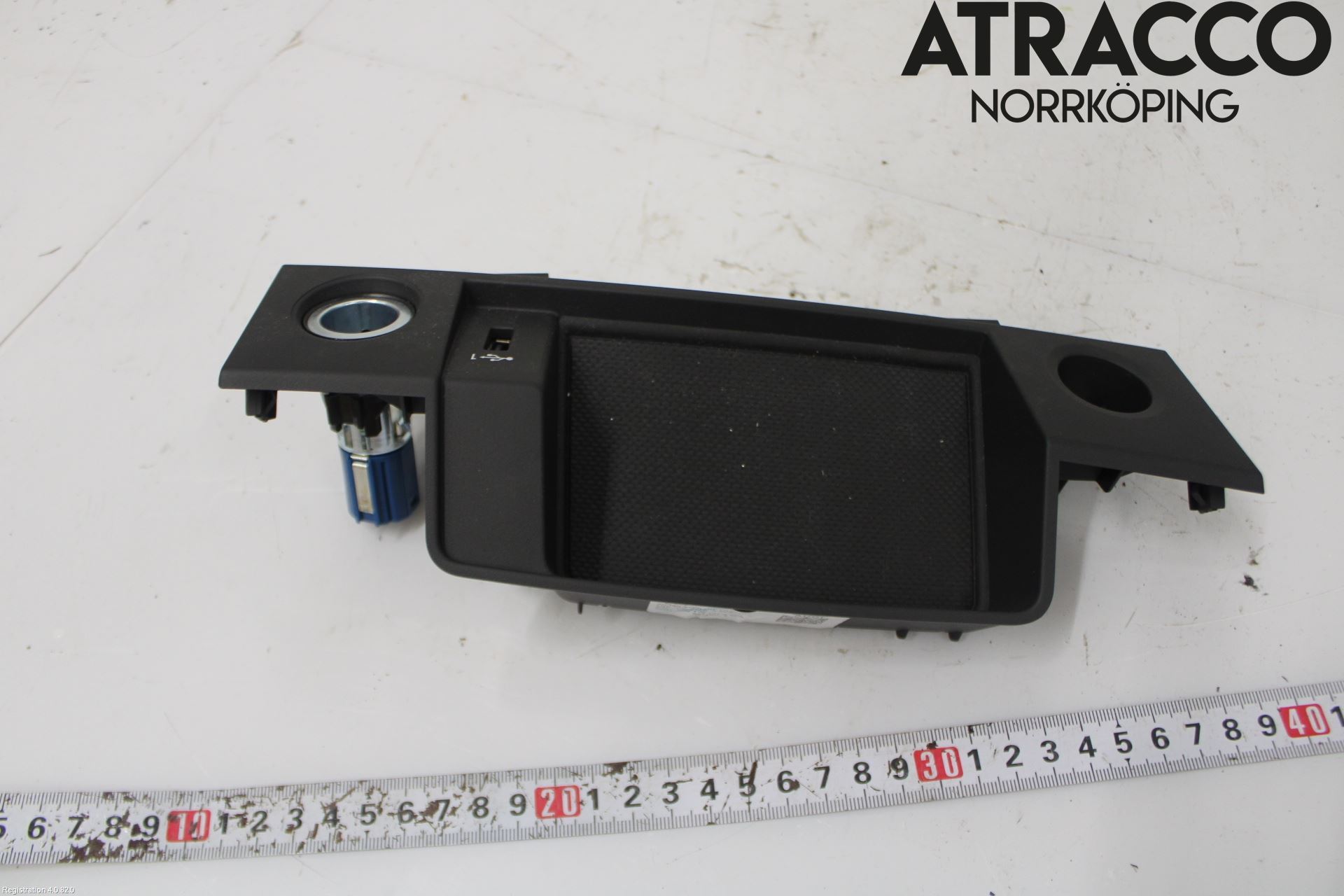 Audi Q5/SQ5 17- Instrumentbräda Förvaringsfack