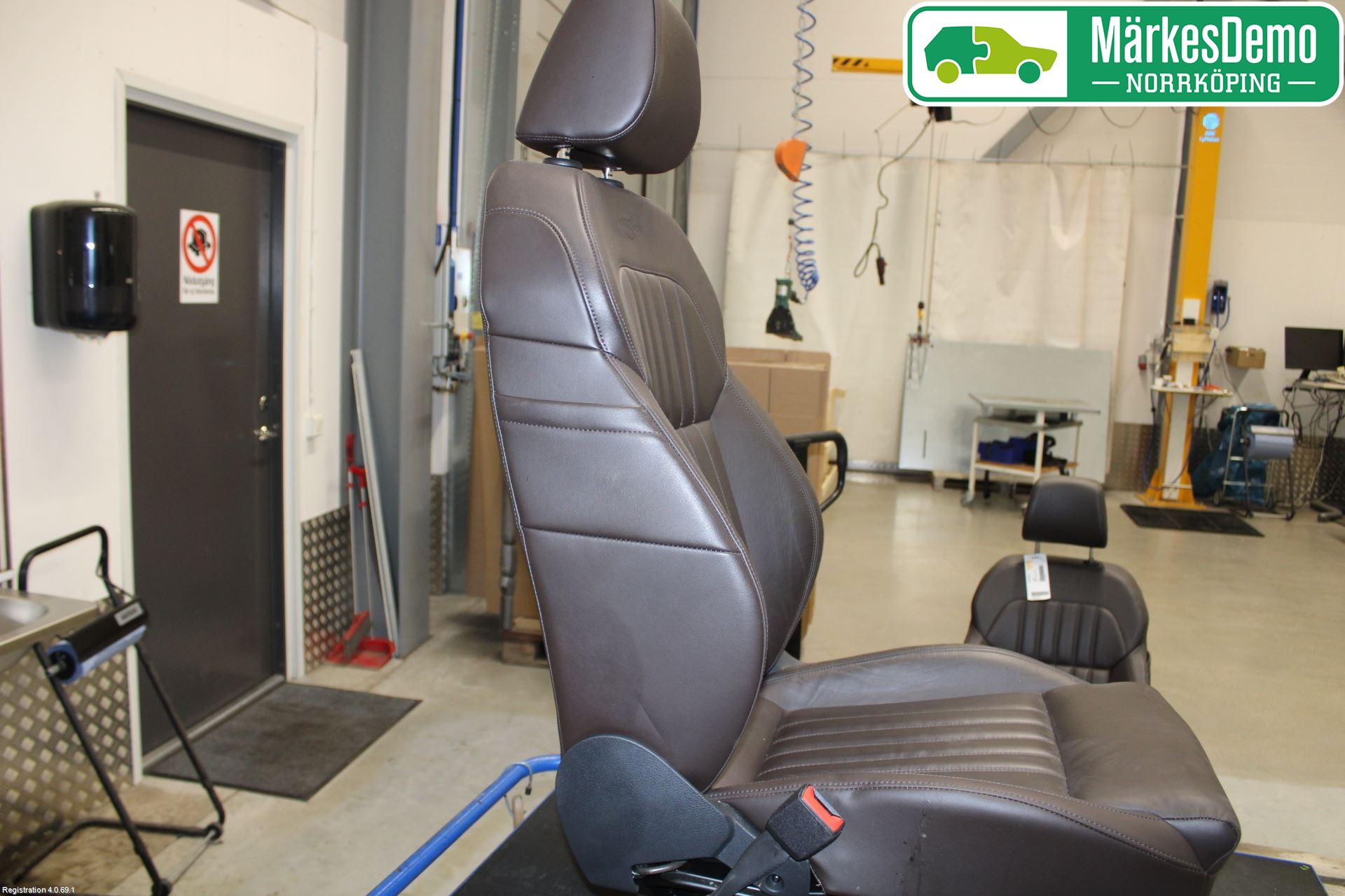 Skoda SUPERB 16-24 Inredning Stol Fram Vä
