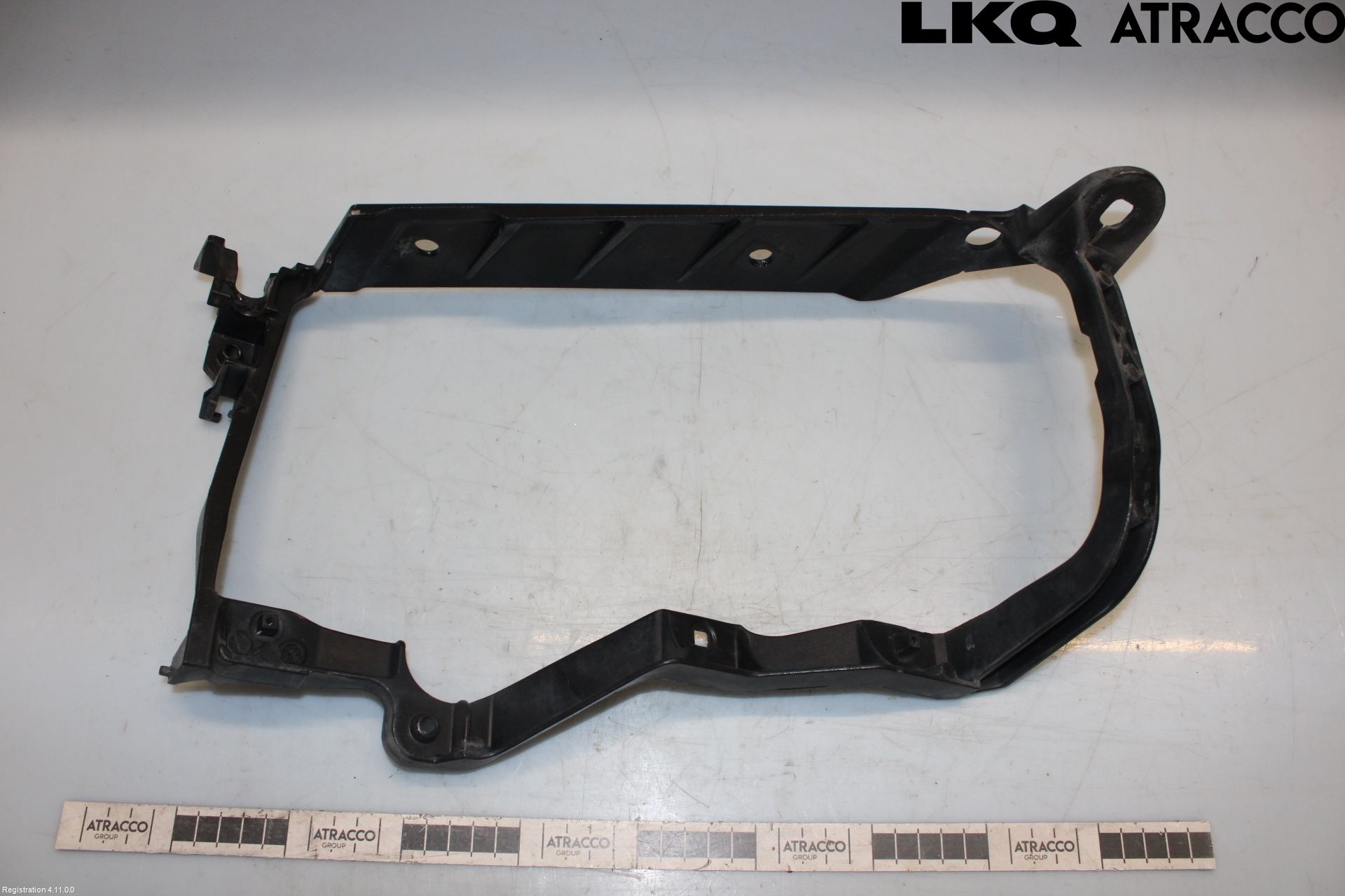 Audi A8/S8 4D 94-02 Strålkast Fästsarg