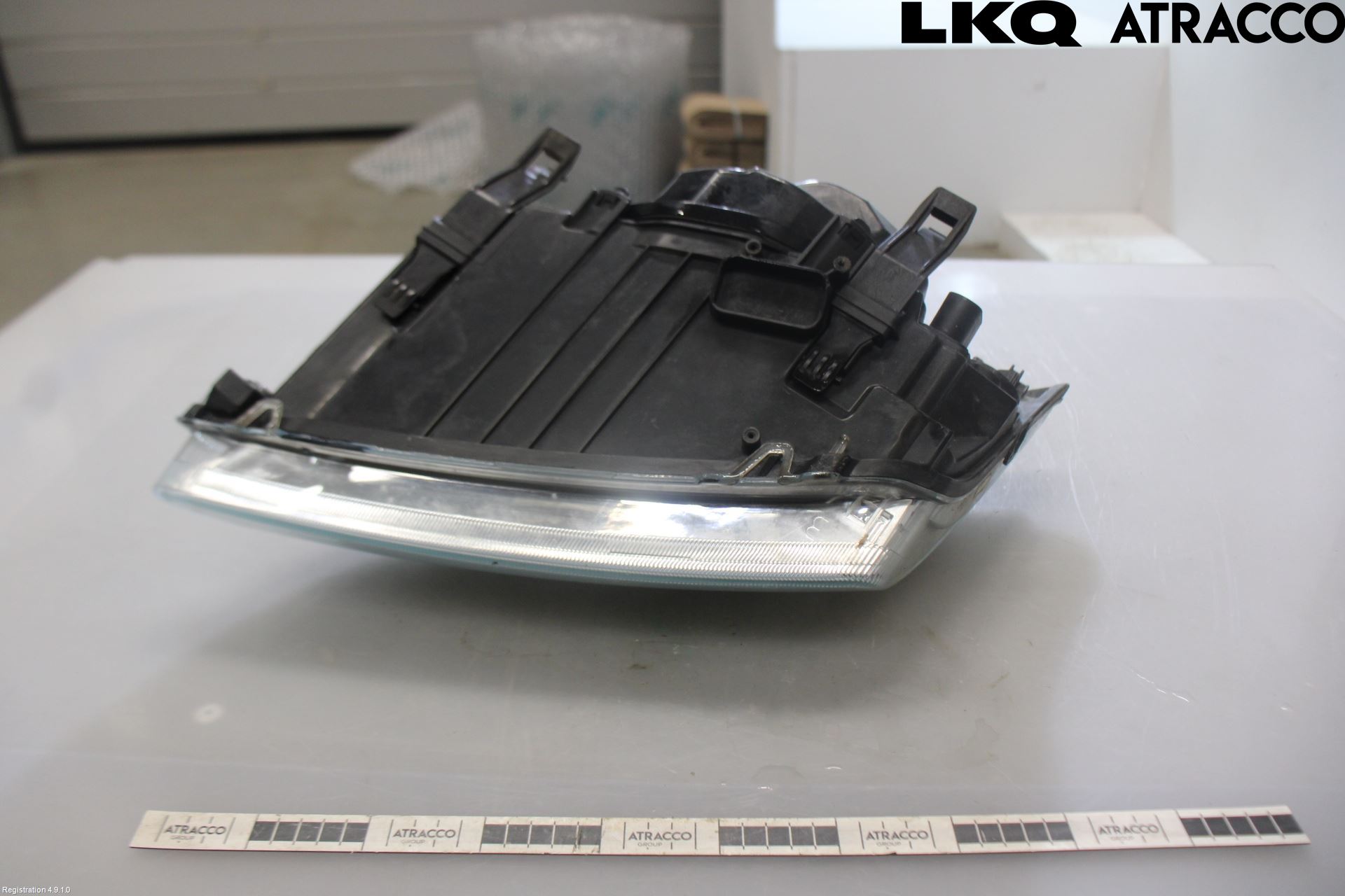 Ford FOCUS     04-07 Strålkastare Höger