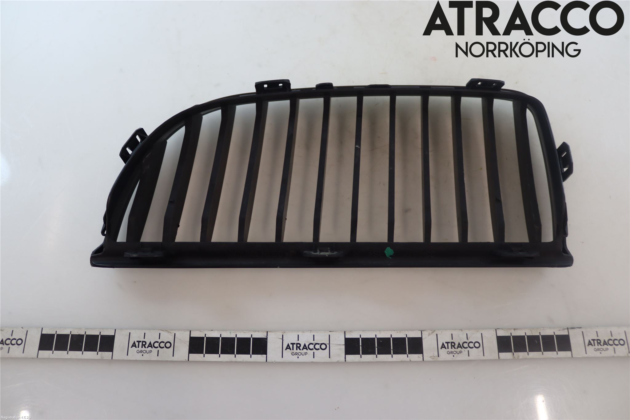 BMW 3 E90/91 SED/TOU 05-12 Grilldel Höger