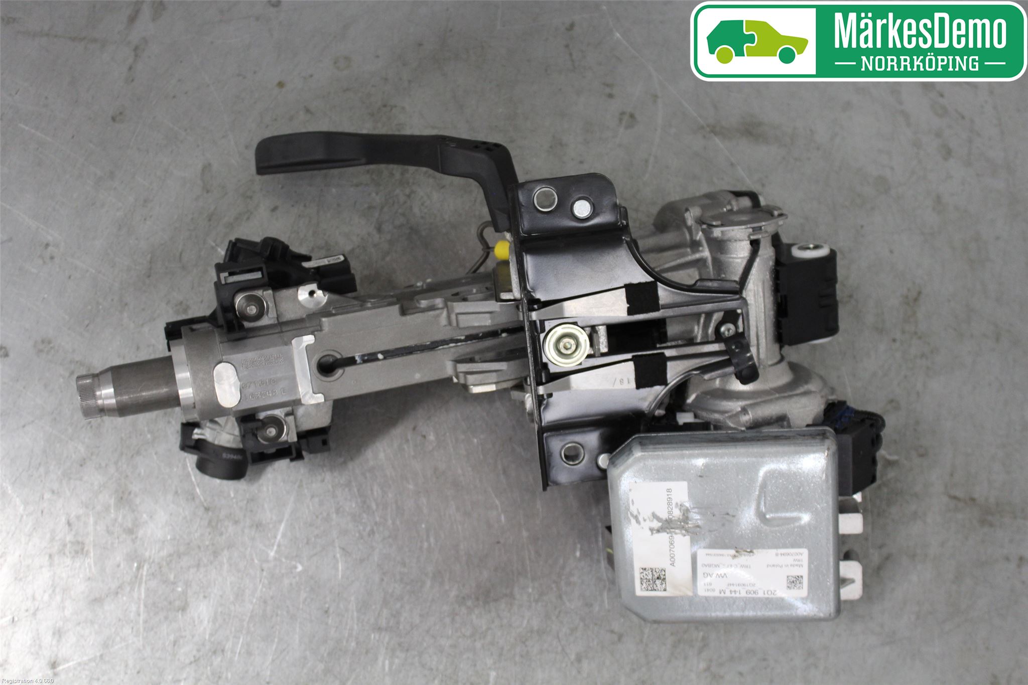 Seat ARONA Rattaxelagg Med Inb Servo