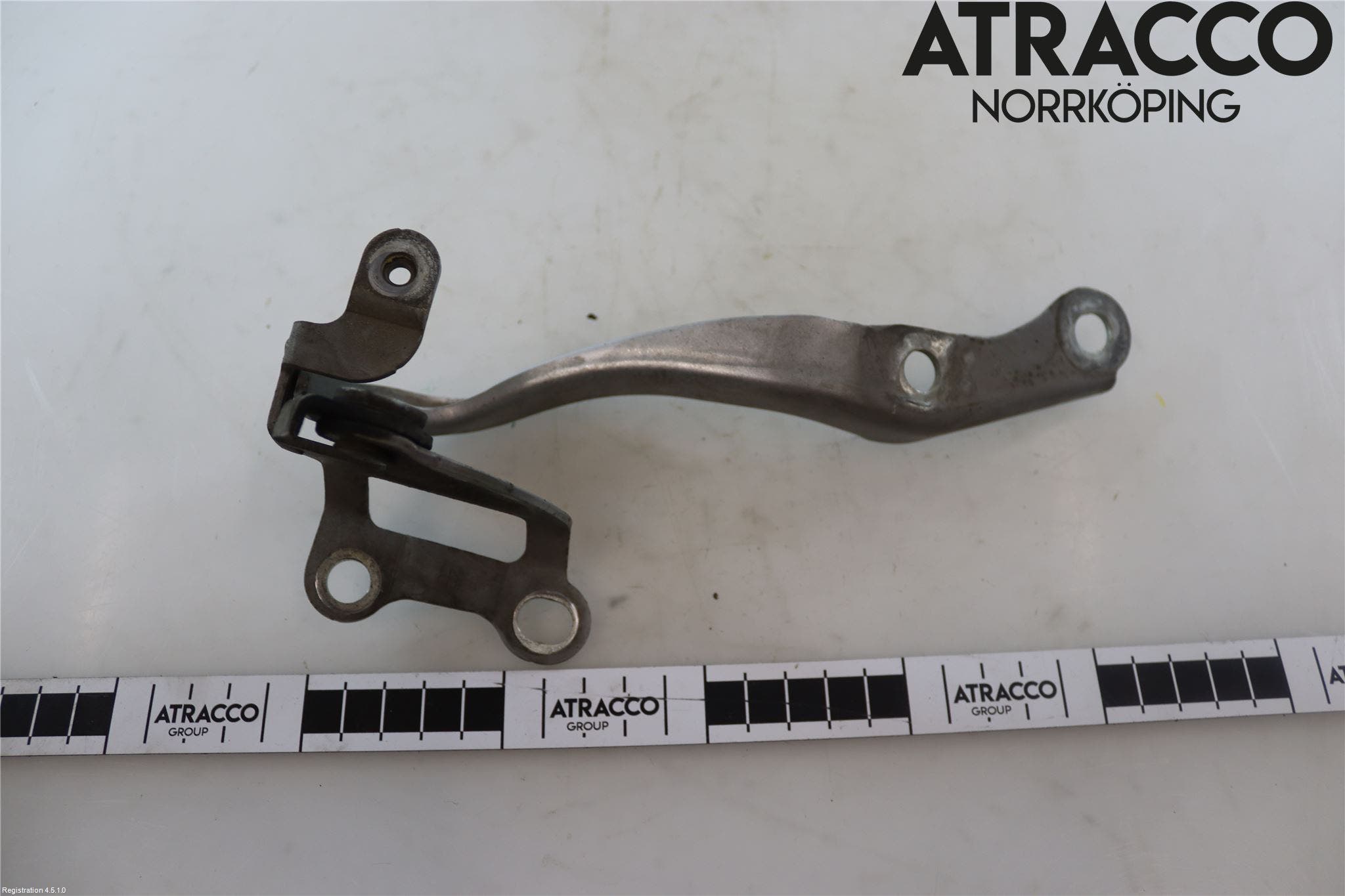 Toyota AYGO 06-14 Huvgångjärn