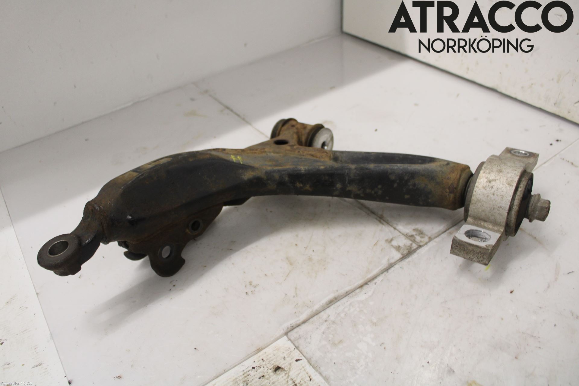 Lexus IS 250/350 14-20 Bärarm Fram Undre Hö