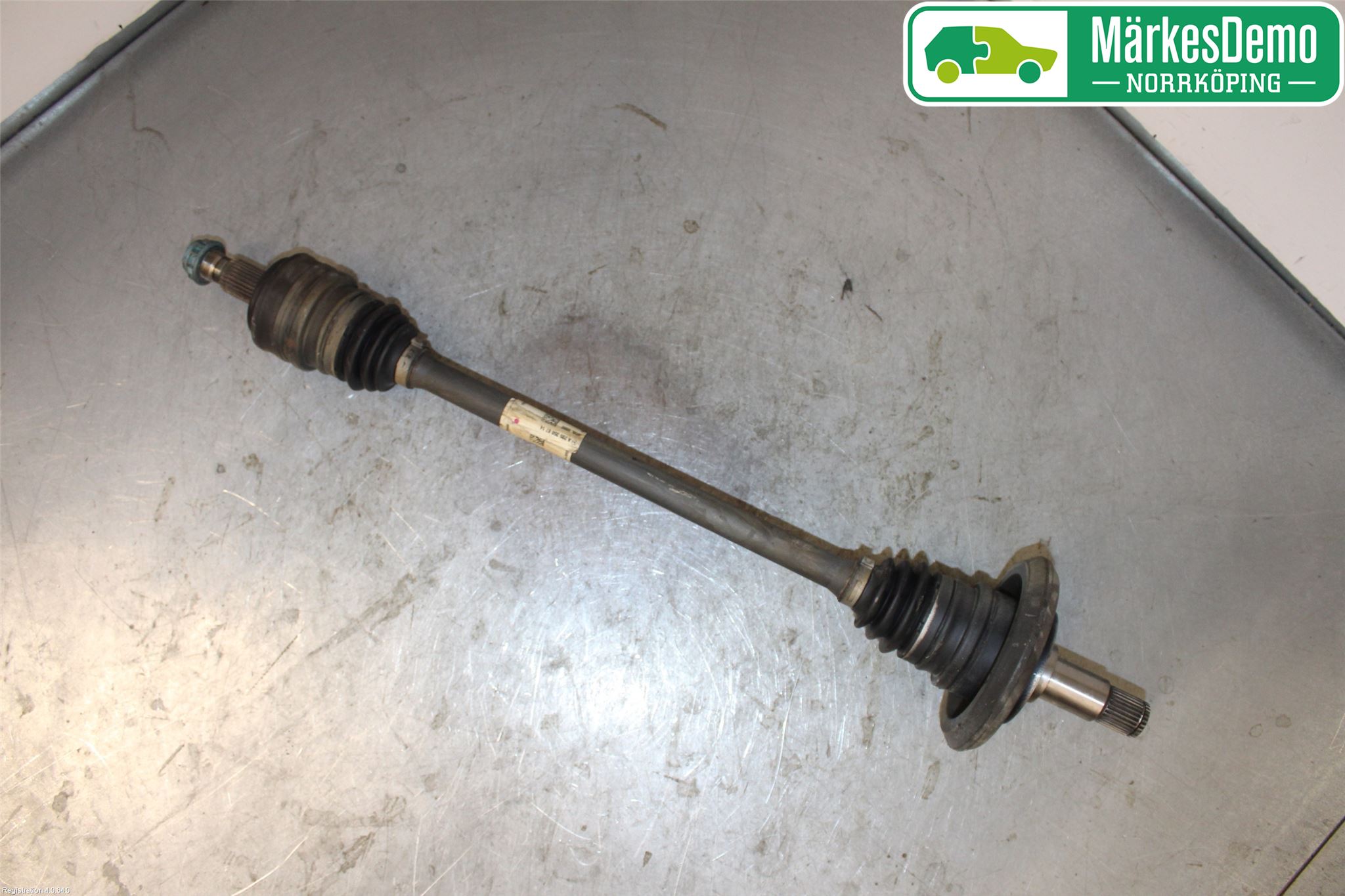 Mercedes-Benz MB C-KLASS (W205) 14-21 Drivaxel Bak Vänster