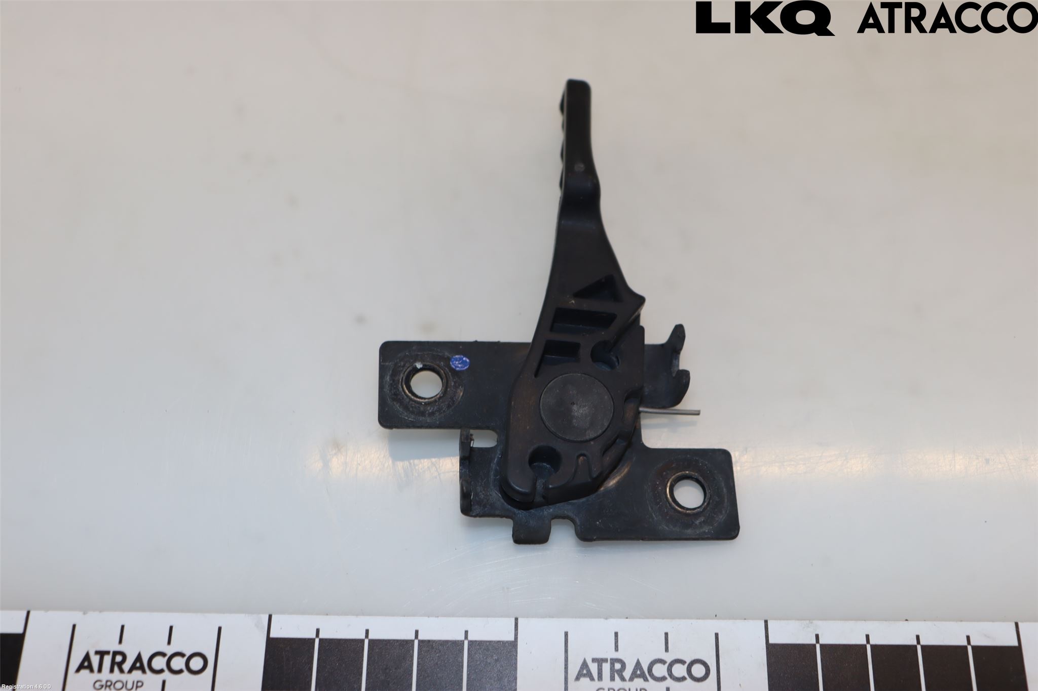 Jaguar F-PACE Huvlås