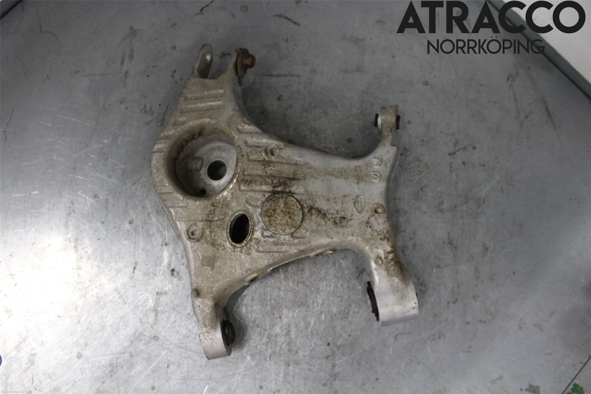 Jaguar F-PACE Bärarm Bak Höger