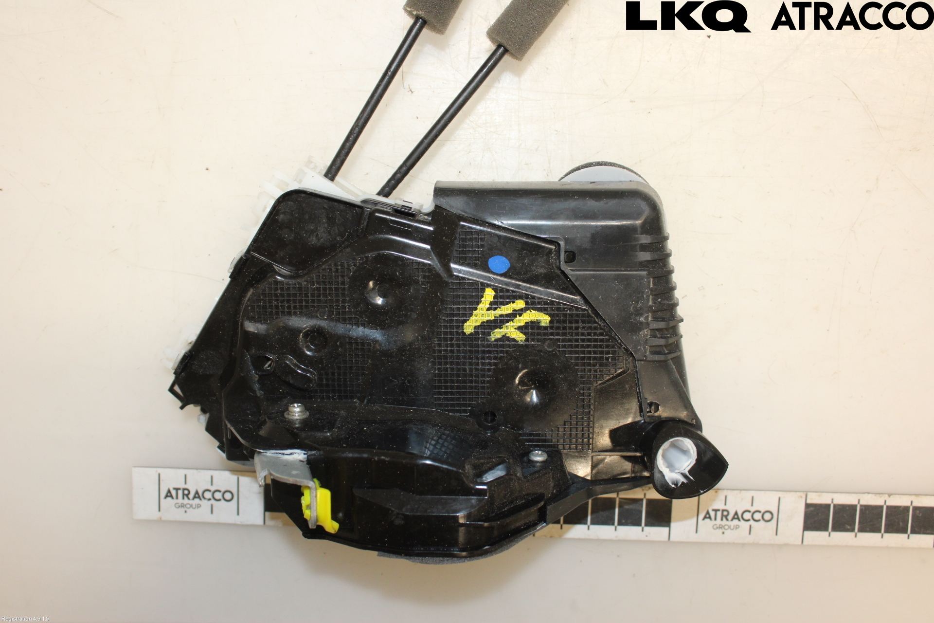 Toyota YARIS CROSS XP21 21- Låskista-Dörrlås