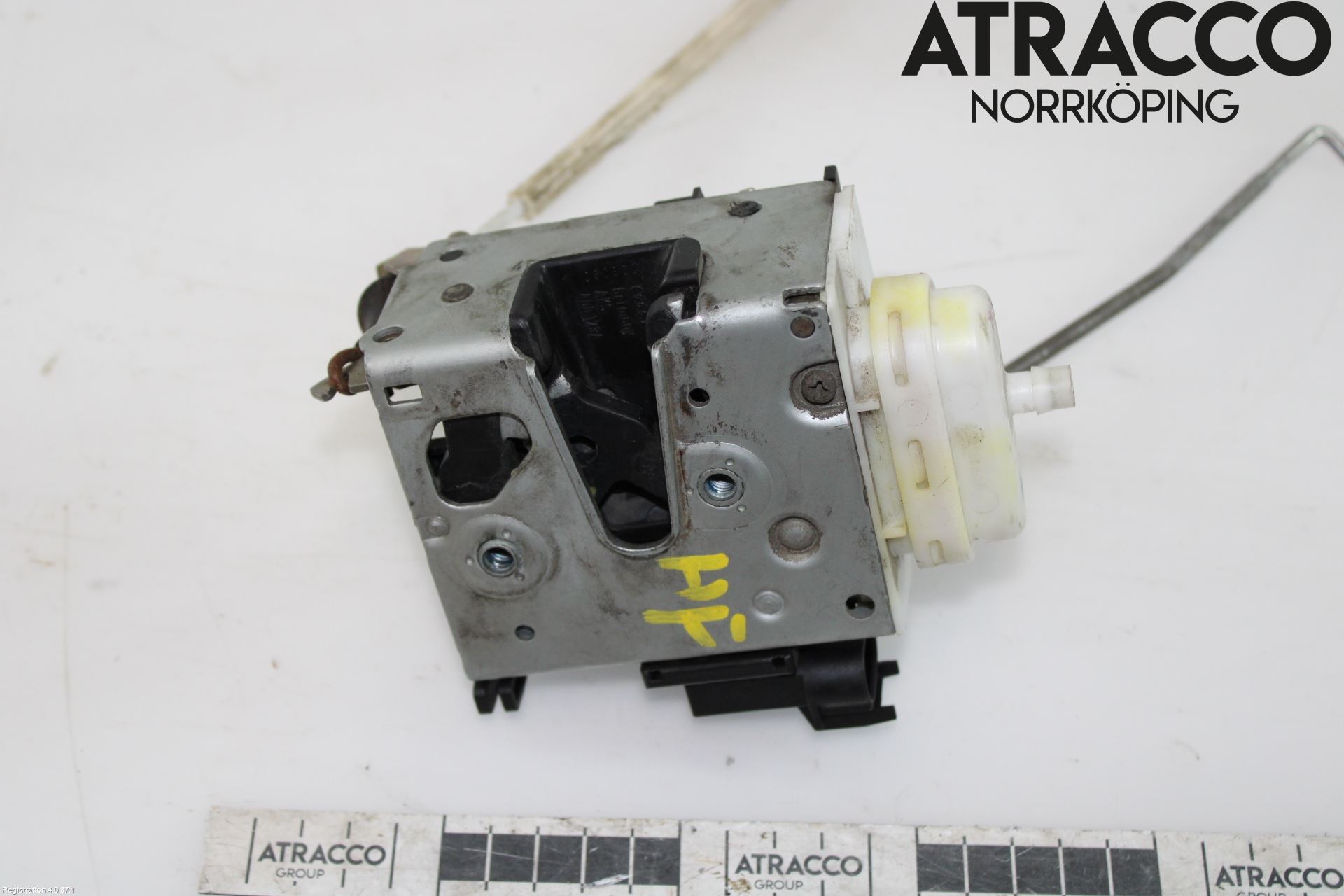 Audi A4/S4 99B-00 Låskista-Dörrlås