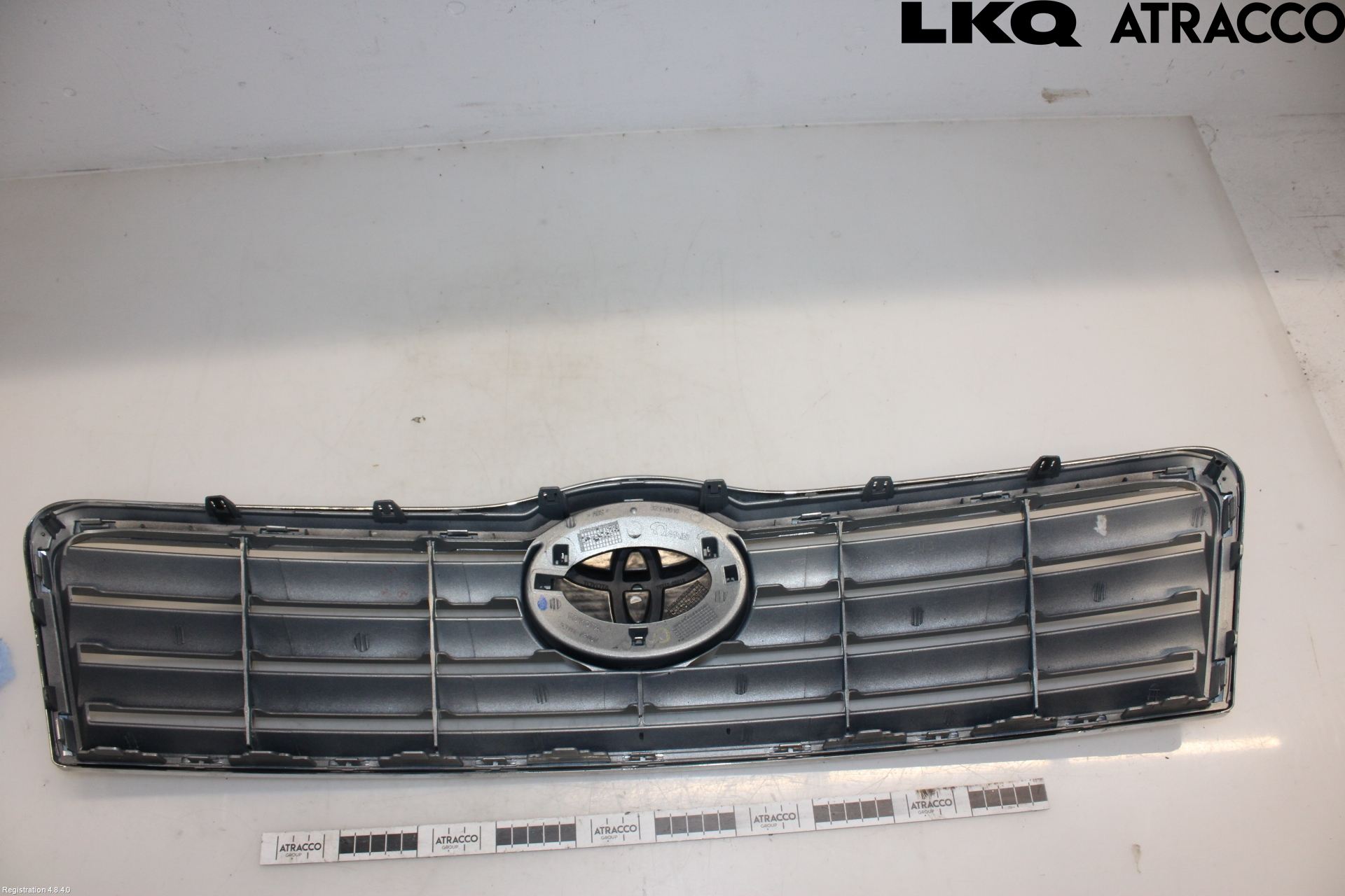 Toyota AVENSIS 03-06 Grill Komp