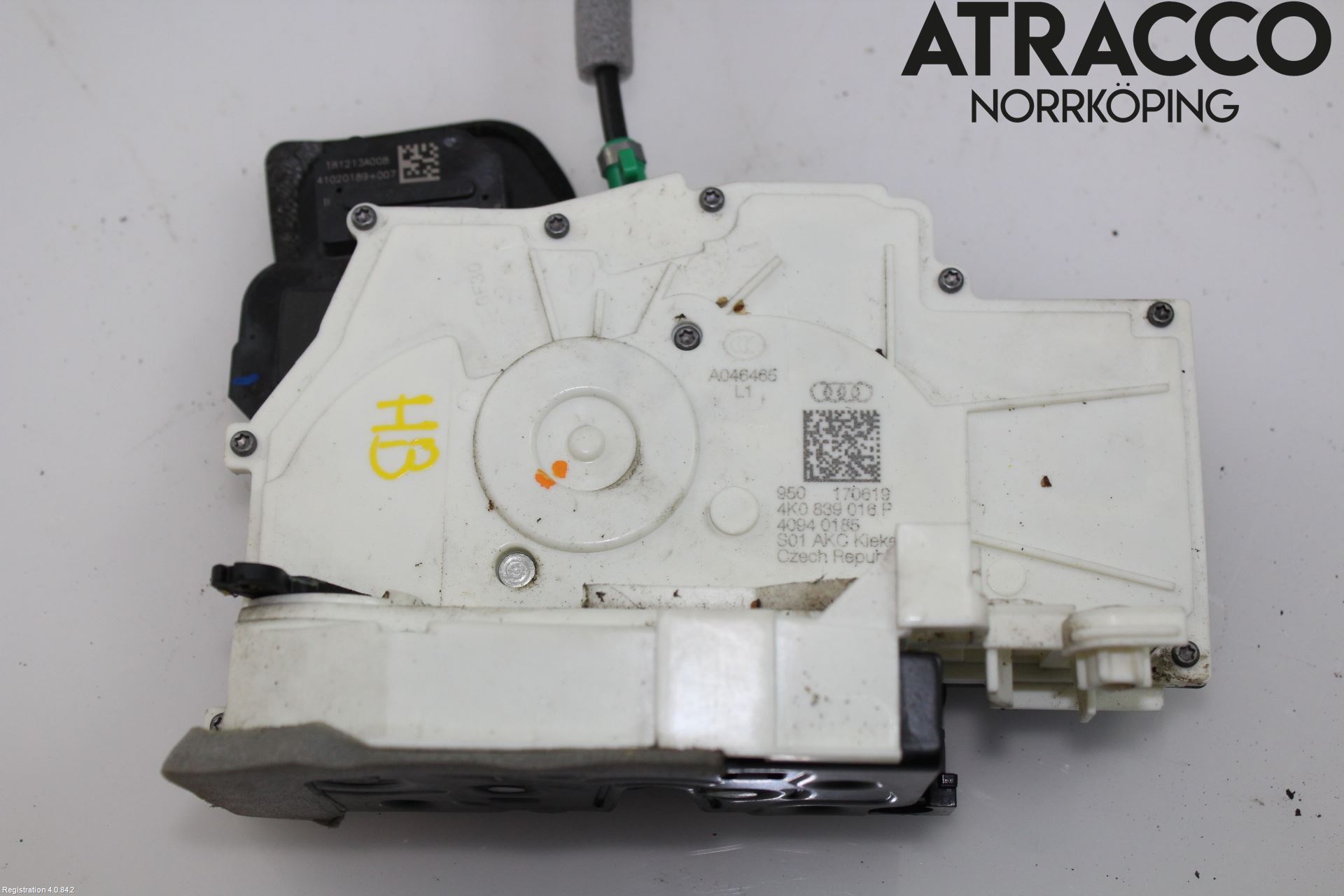 Audi A6 F2/C8 19- Låskista-Dörrlås