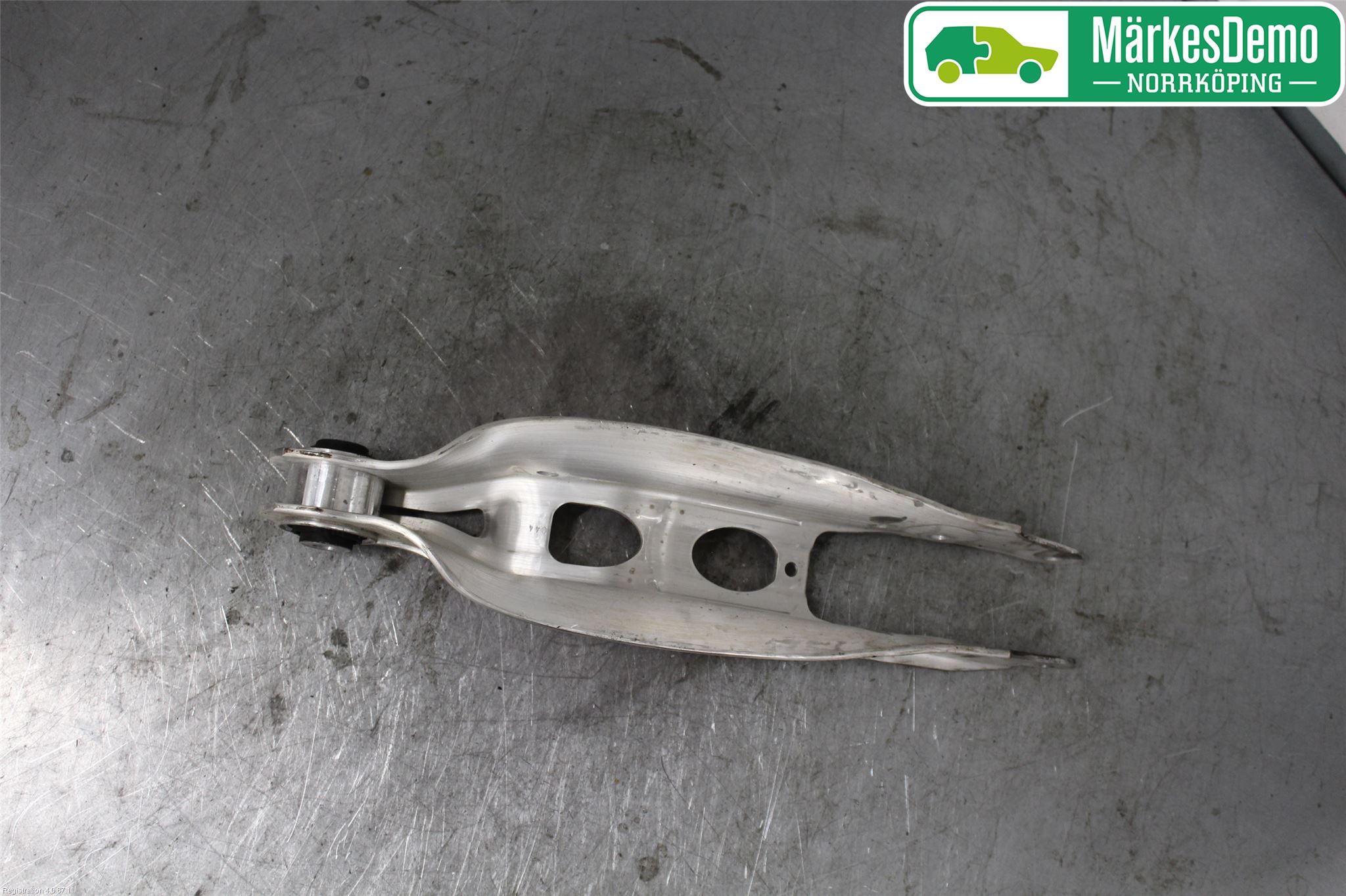 Audi A4/S4 B9 16-19 Bärarm Bak Höger