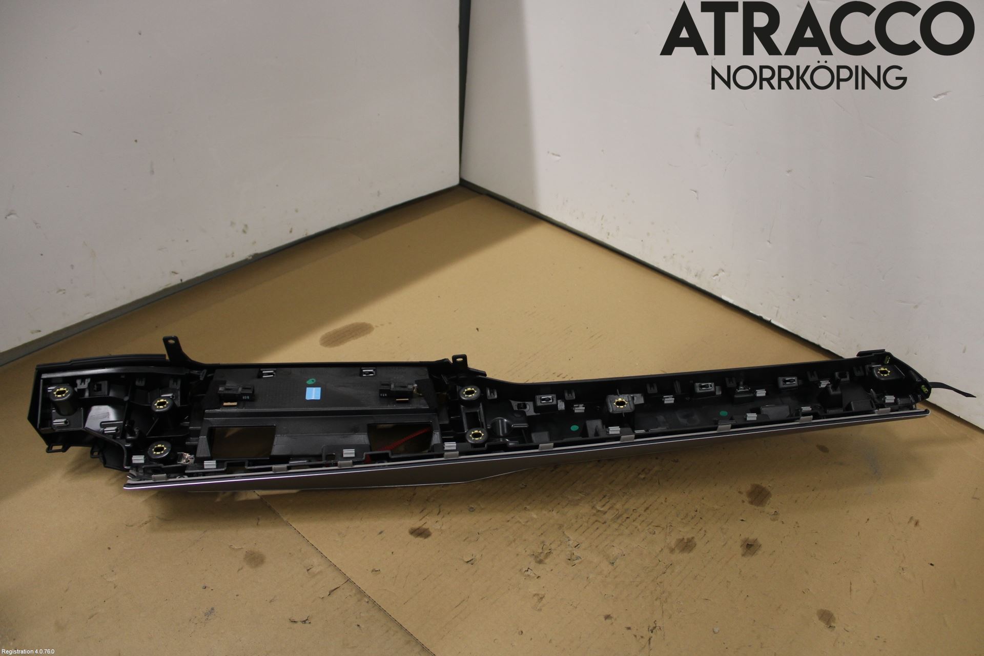 Audi A6 F2/C8 19- Instrumentbräda Inlägg-Dekorlist