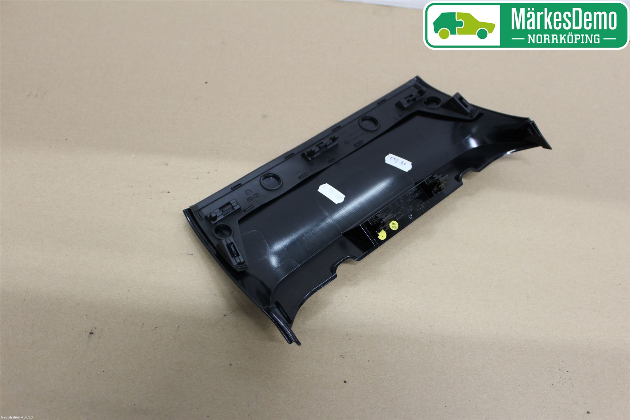 Jaguar I-PACE 18- Instrumentkonsoll Mitt