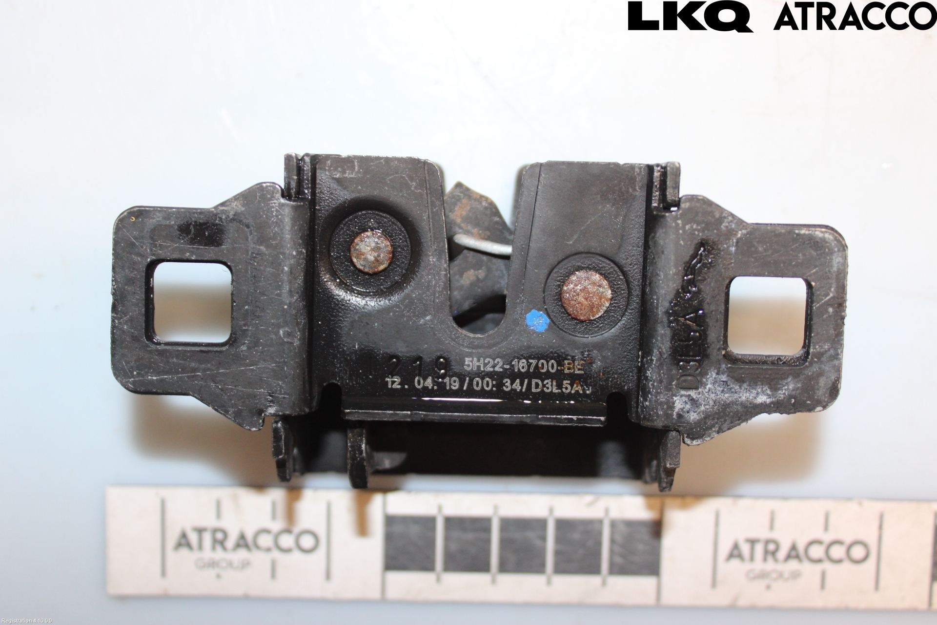 Jaguar F-PACE Huvlås