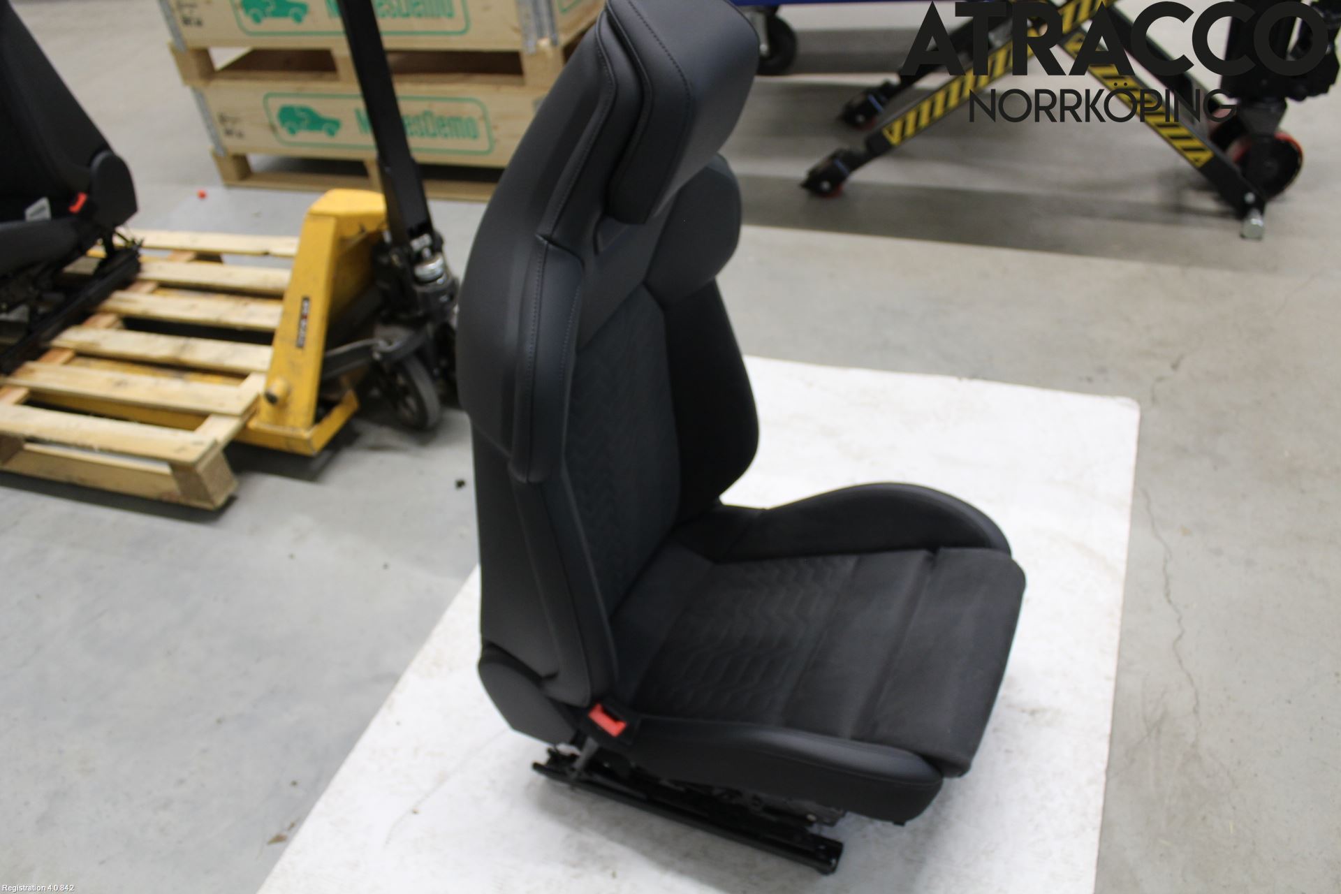 Audi E-TRON GT FW 21- Inredning Stol Fram Vä