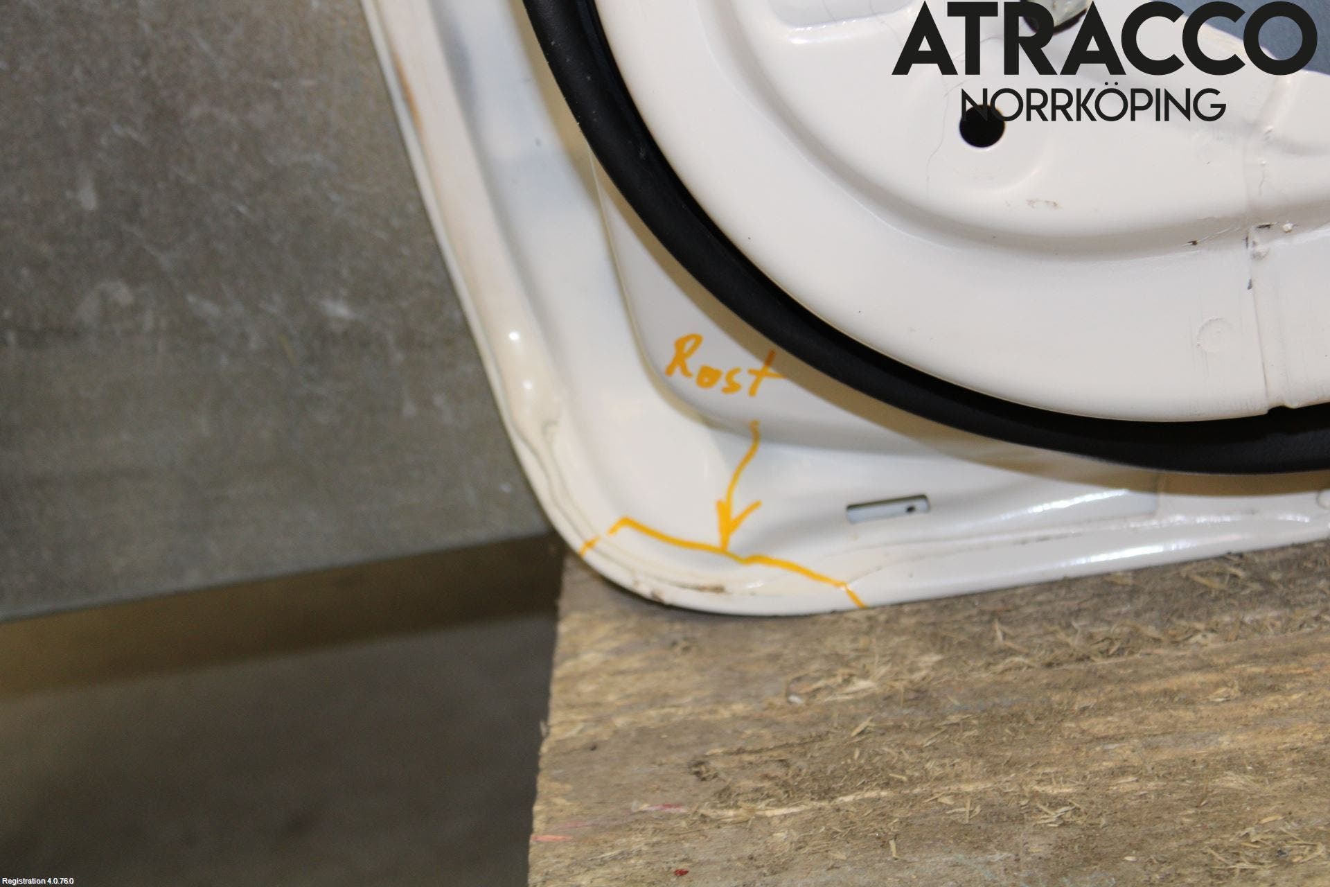 Mazda 323 95-98 Dörr 2D Höger