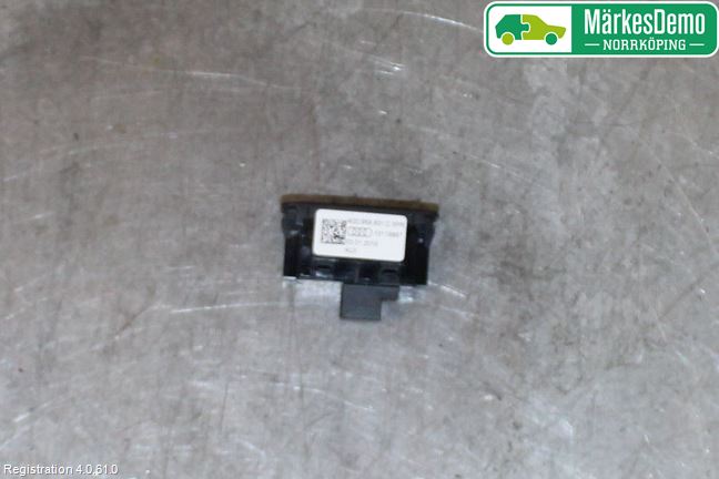 Audi A4/S4 B9 20- Strömställare Baklucka