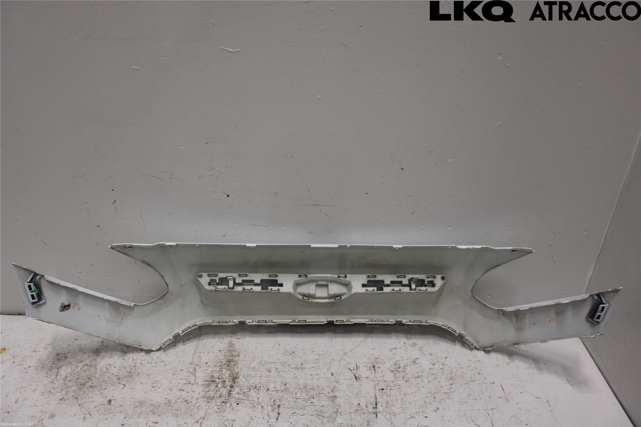 Ford TRANSIT/TOURNEO CONNECT 13-22 Stötfångarbeklädnad Fram