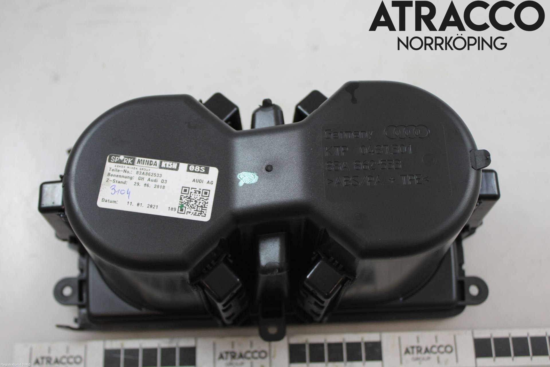 Audi Q3 F3 19- Mugghållare