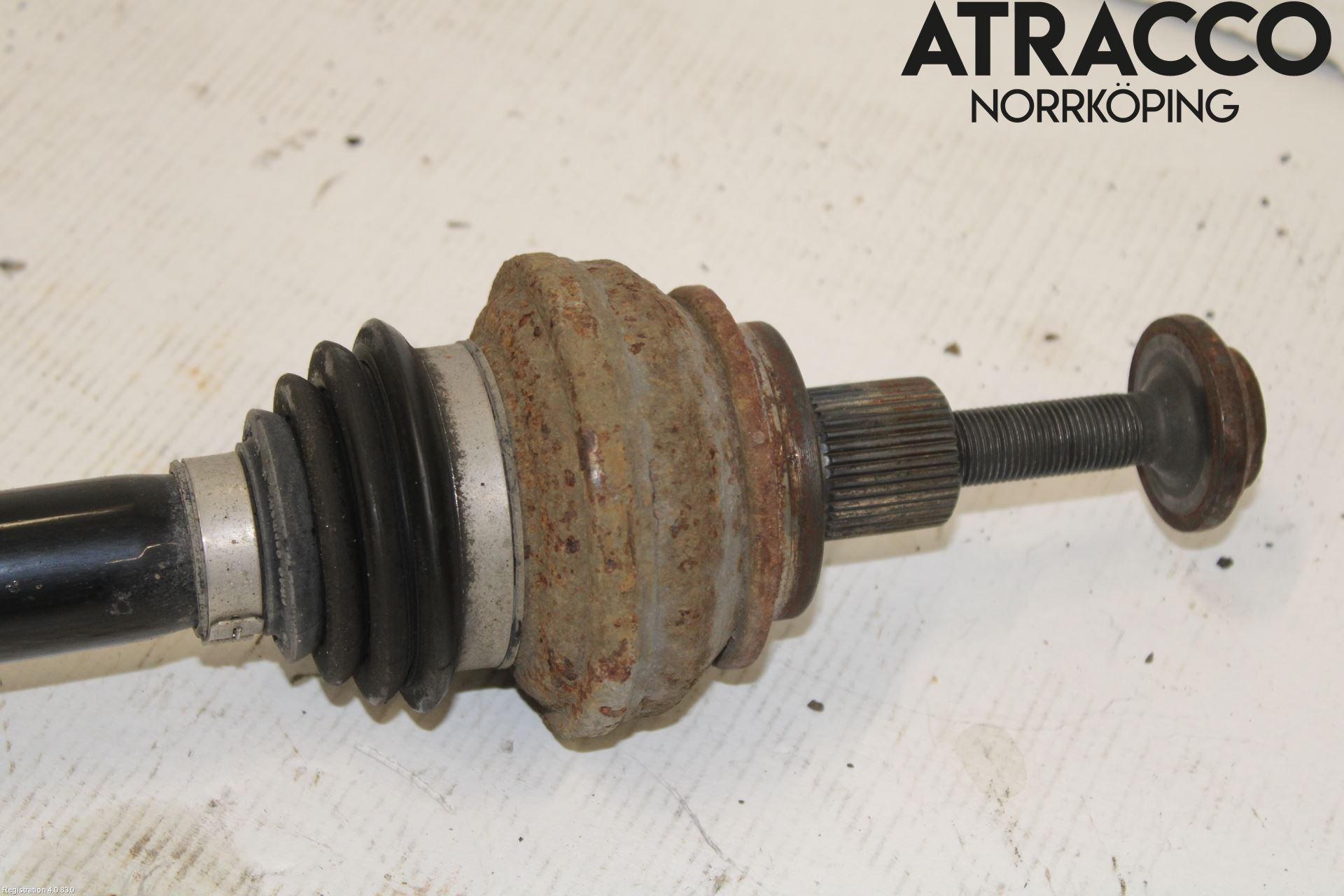 Audi A4/S4 B9 16-19 Drivaxel Bak Vänster