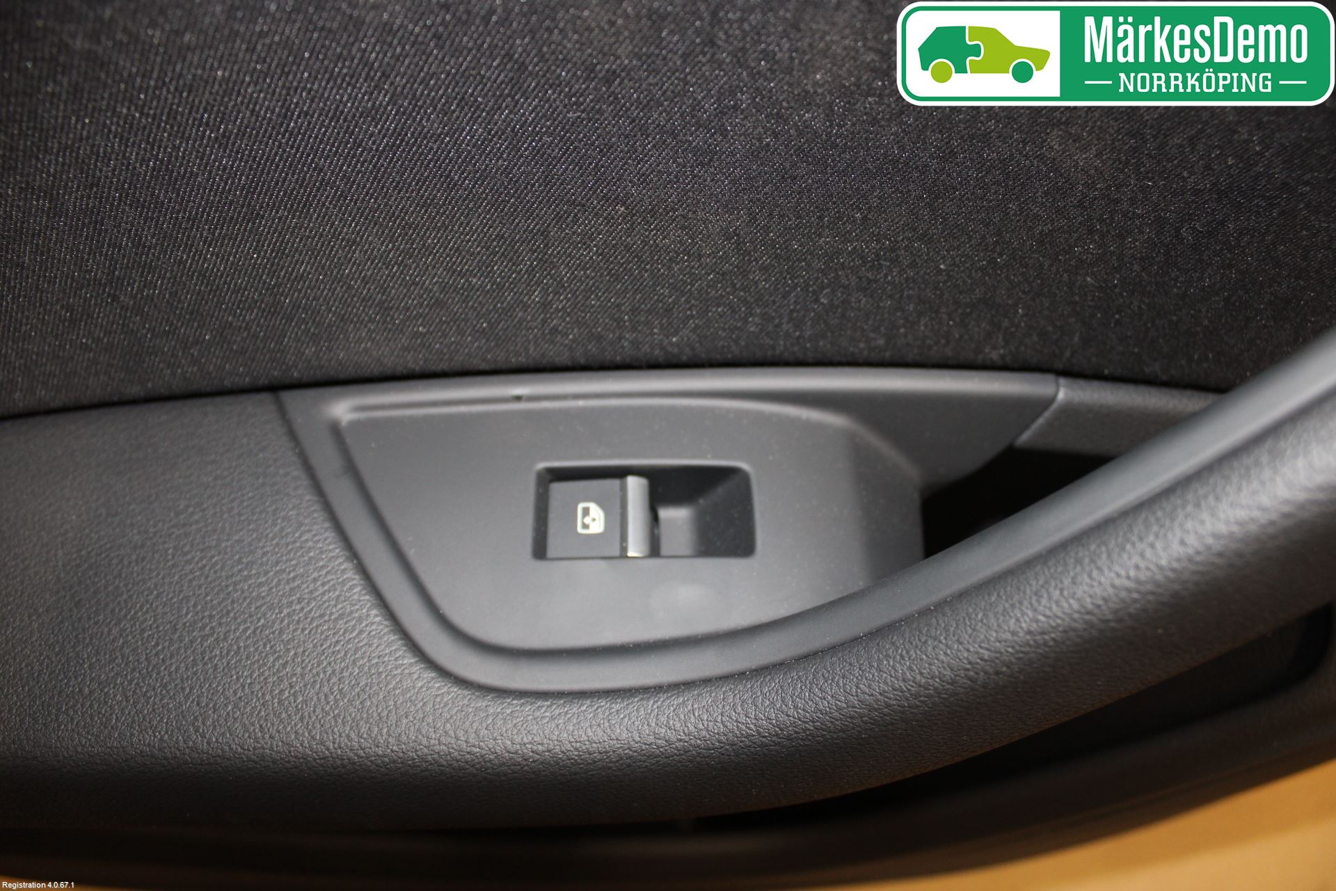 Audi A4/S4 B9 16-19 Dörrklädsel Vä