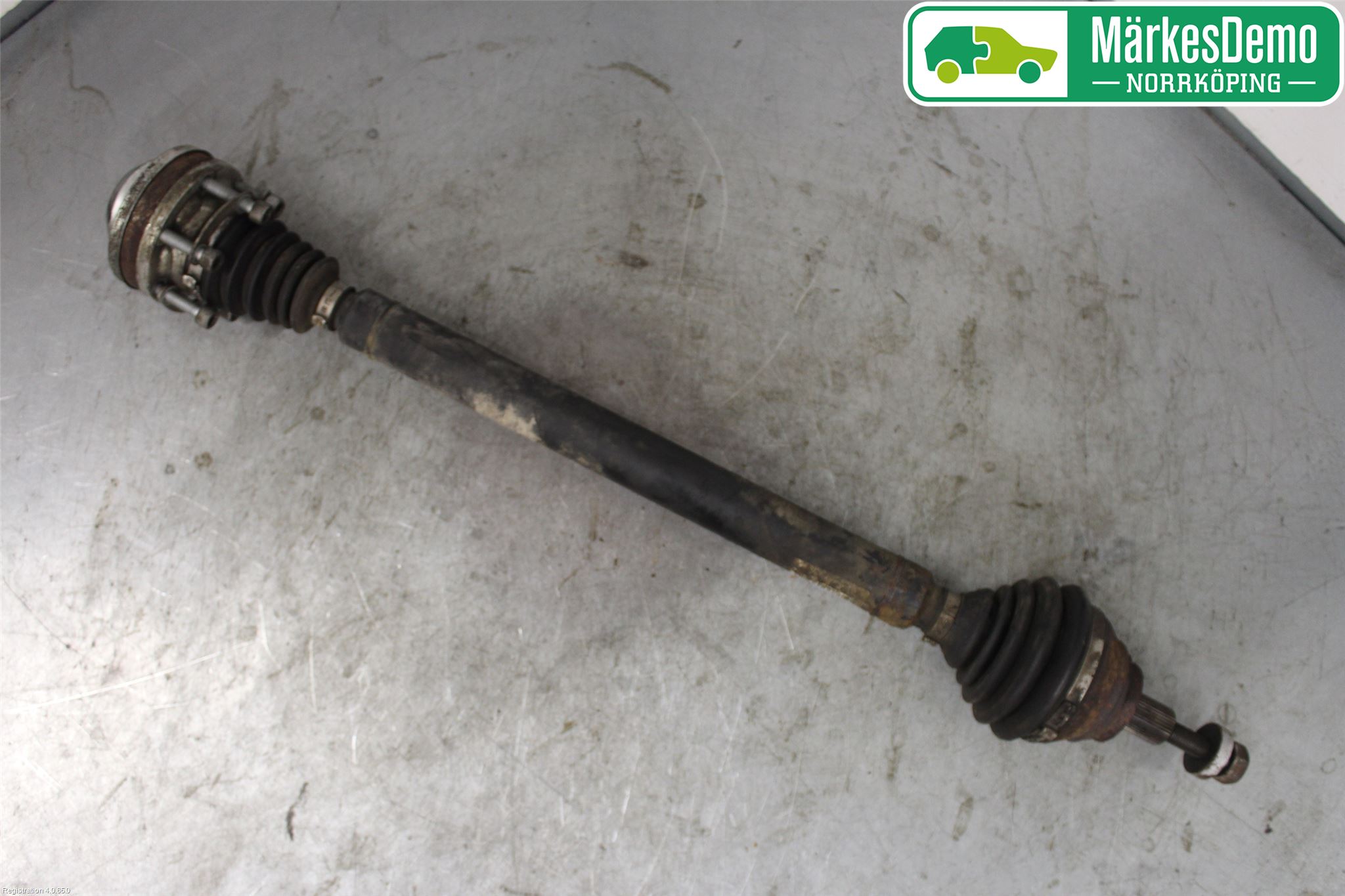 Volkswagen VW PASSAT 05-11 Drivaxel Fram Höger