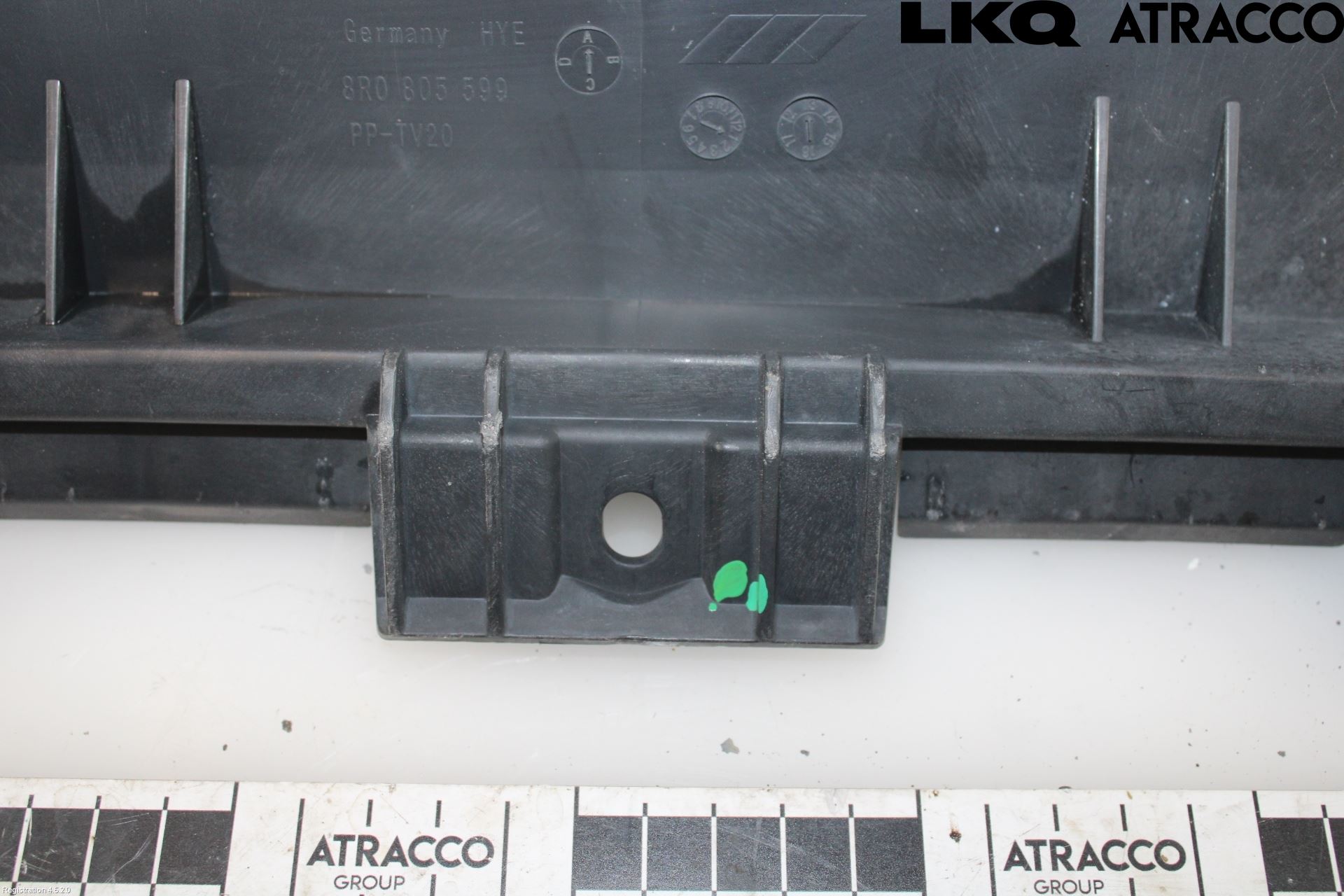 Audi Q5 09-16 Frontplåt