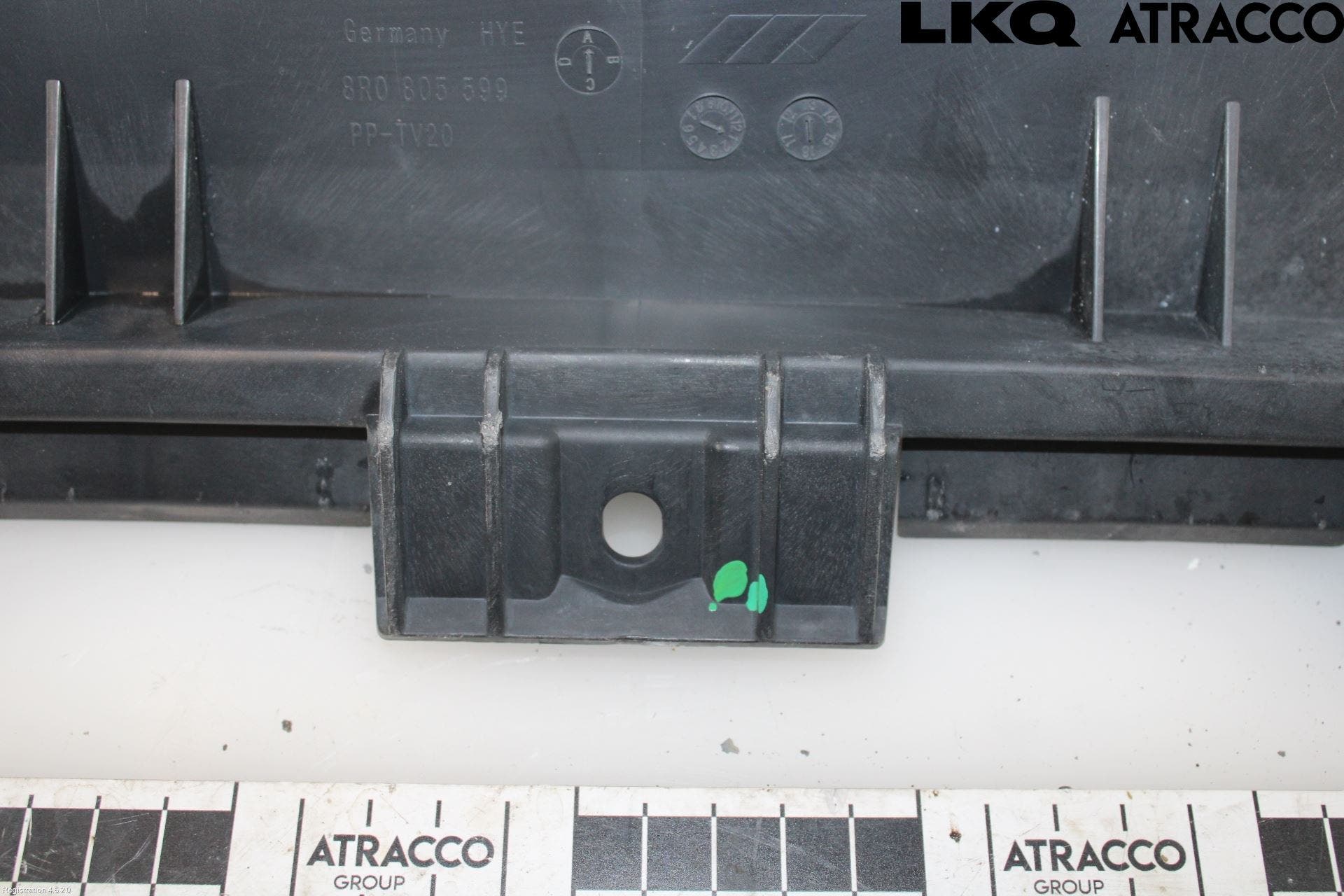 Audi Q5 09-16 Frontplåt