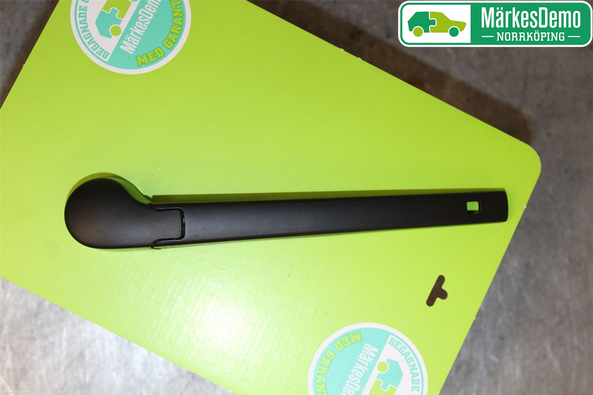 Skoda KAMIQ 20- Torkararm-Bakruta