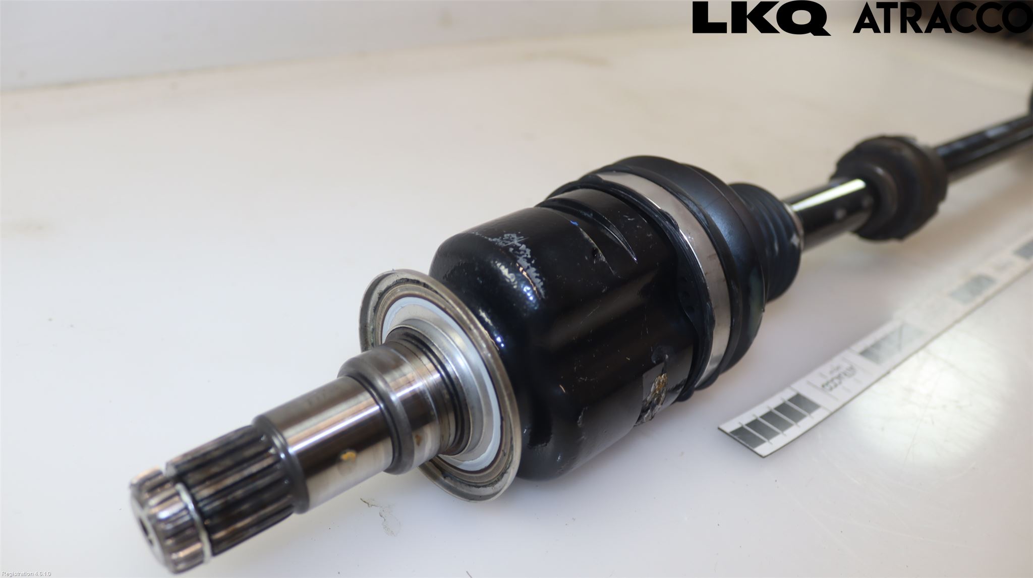 Toyota YARIS CROSS XP21 21- Drivaxel Fram Höger