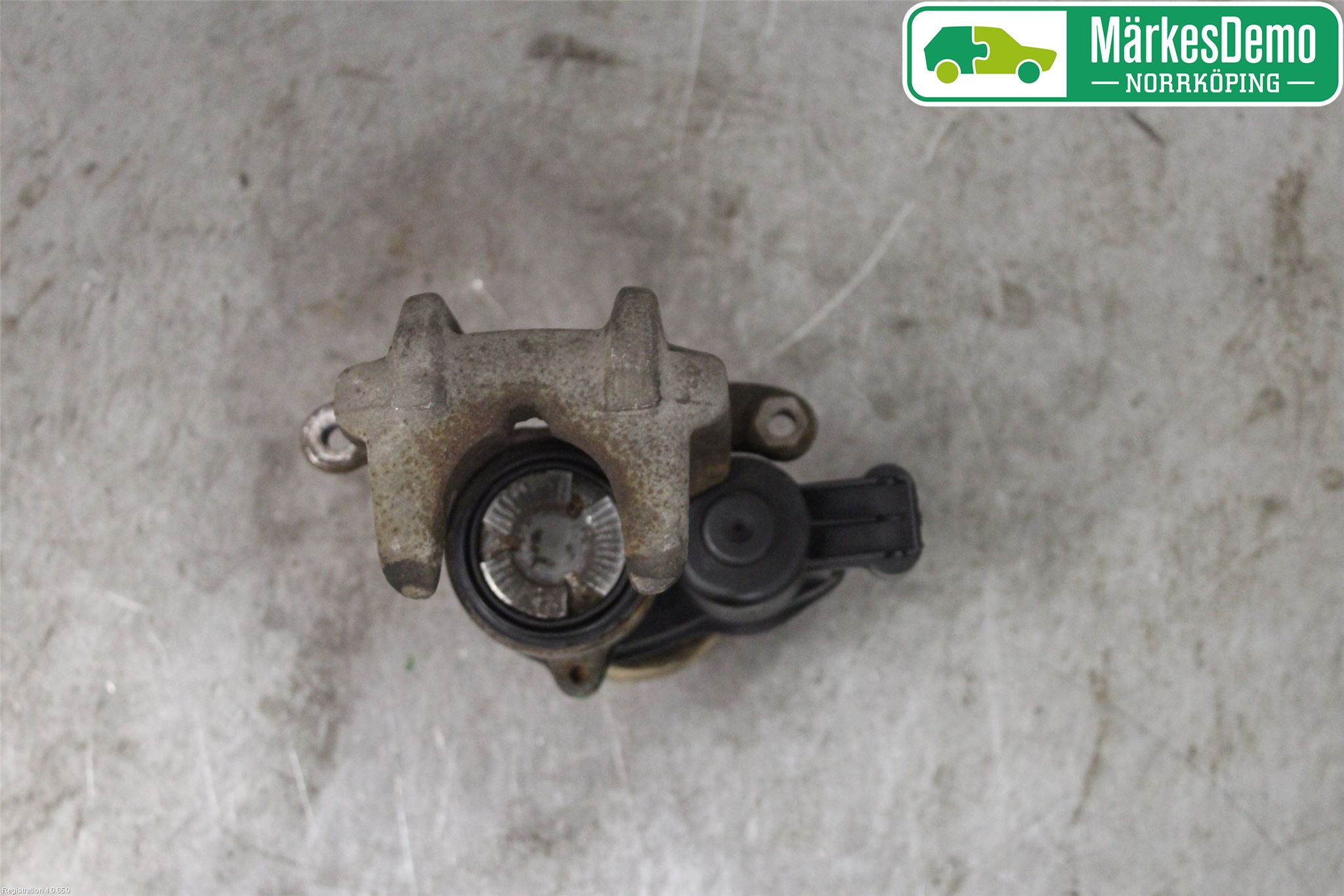 BMW 5 F10/F11/F18 09-17 Bromsok Bak Höger