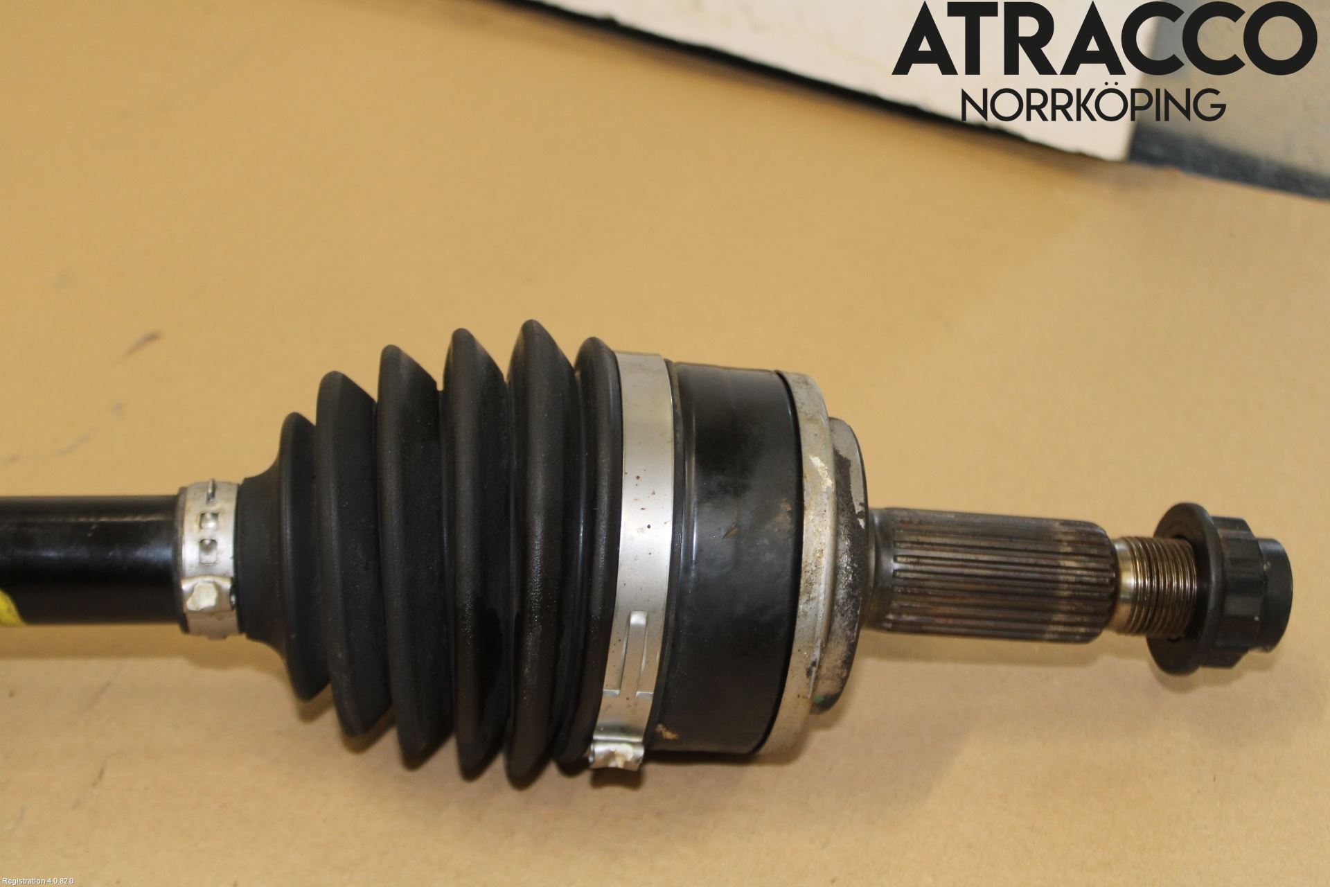 Toyota C-HR 16-23 Drivaxel Fram Höger