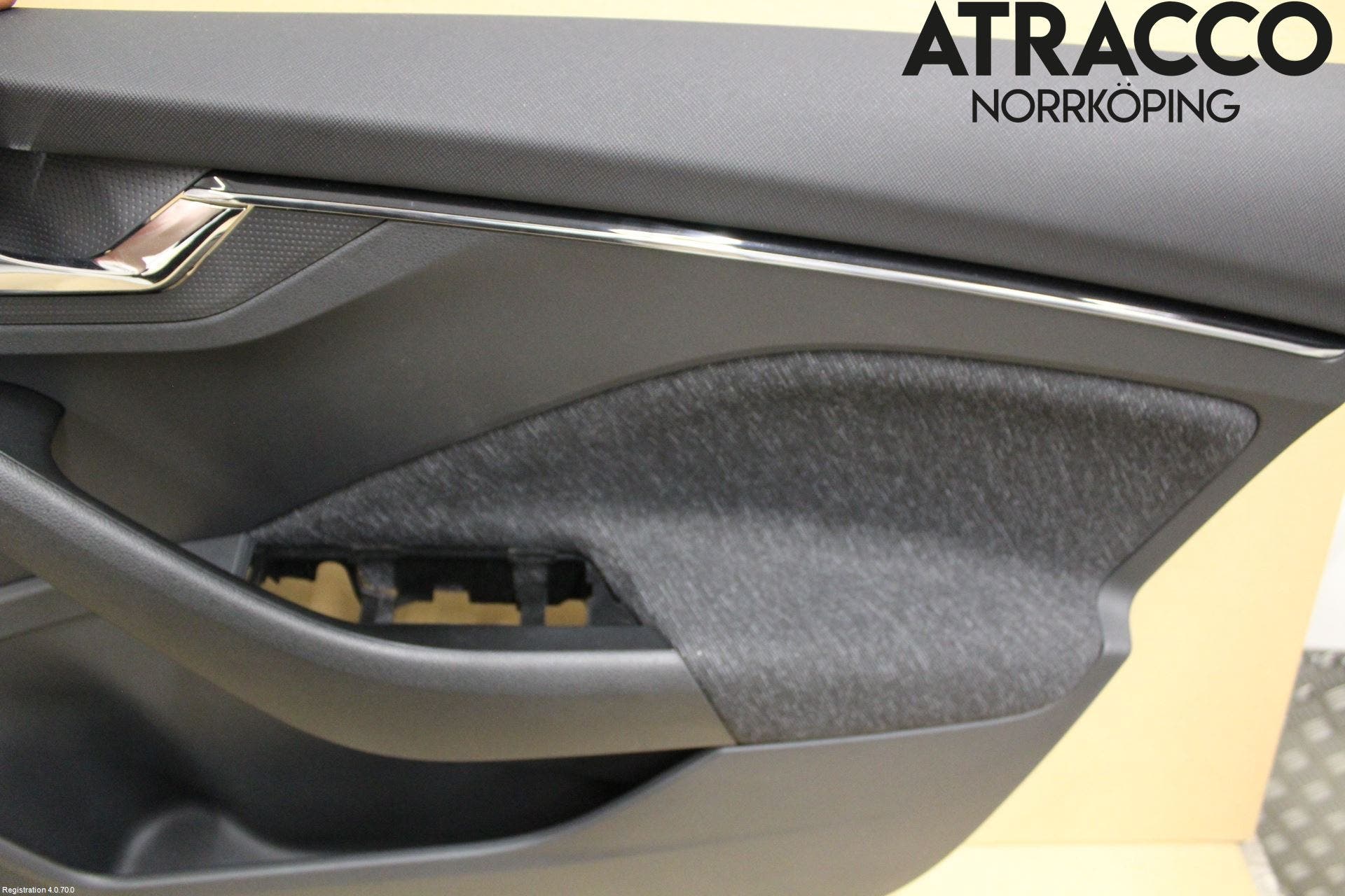 Skoda KAMIQ 20- Dörrklädsel Hö