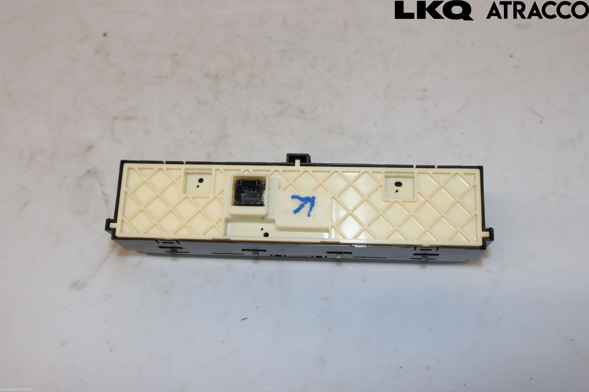Lexus IS 250/350 14-20 Strömställare Stolvärme