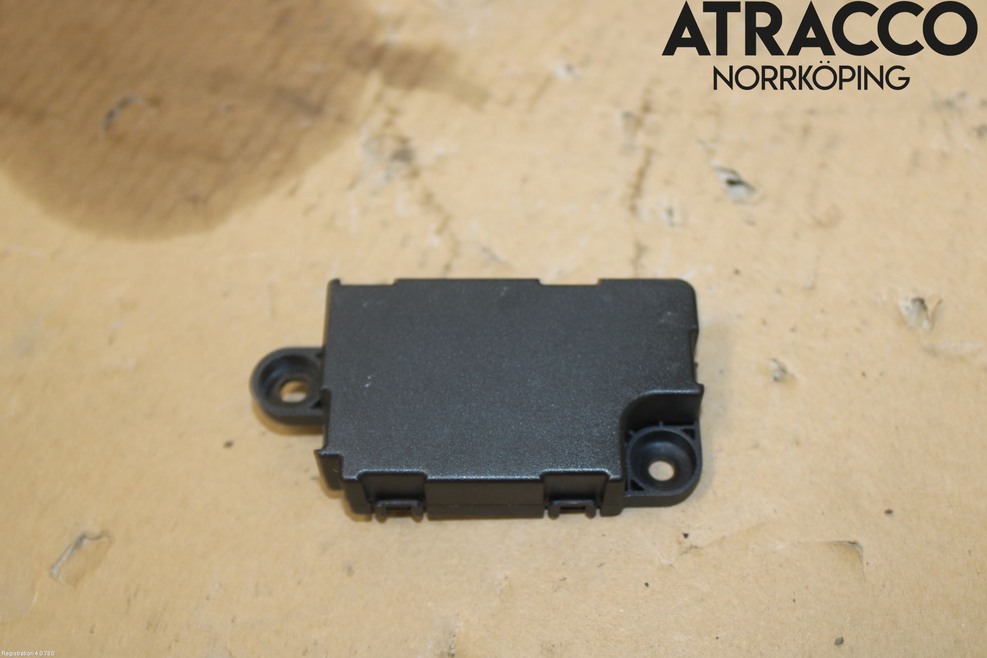 Tesla MODEL 3 17- Antenn