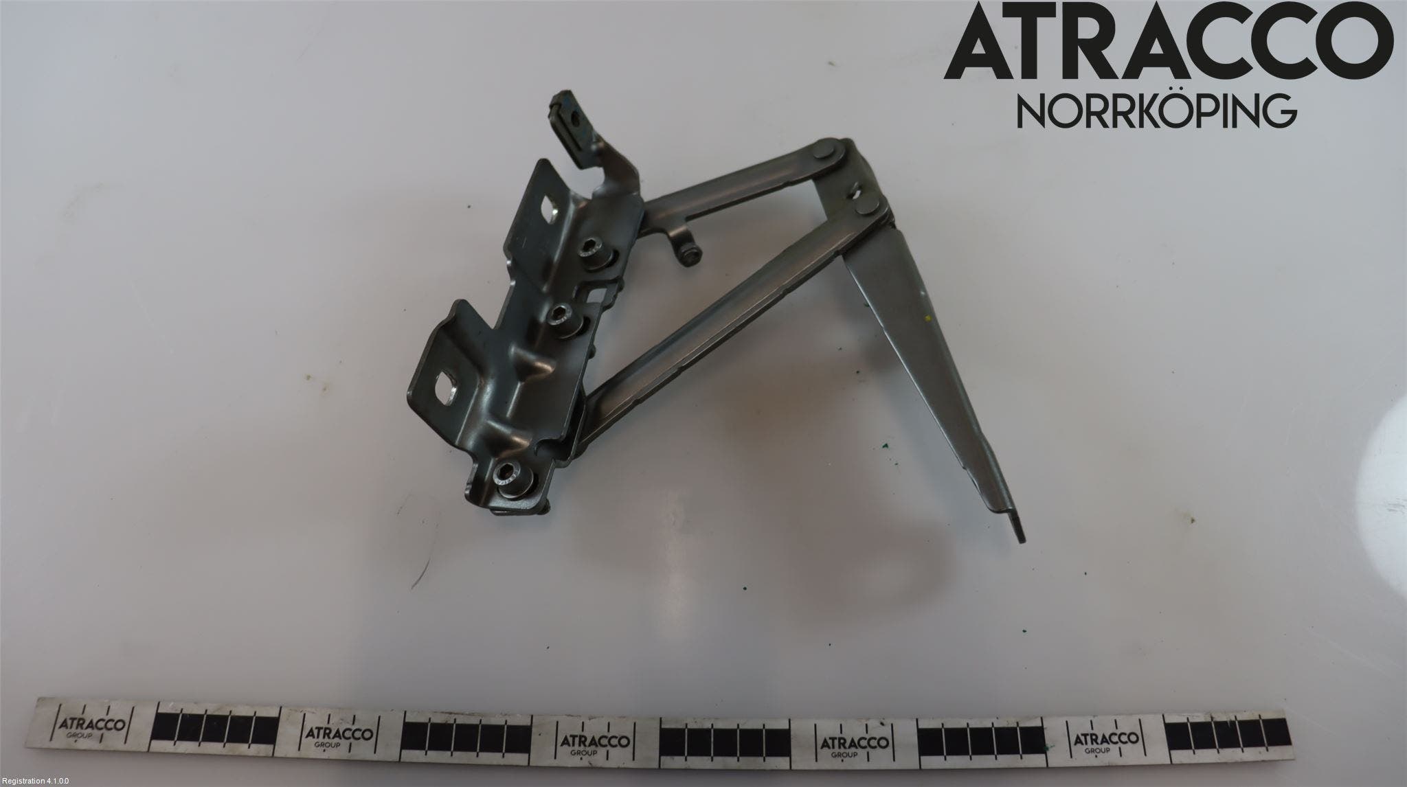 Opel INSIGNIA 09-16 Huvgångjärn