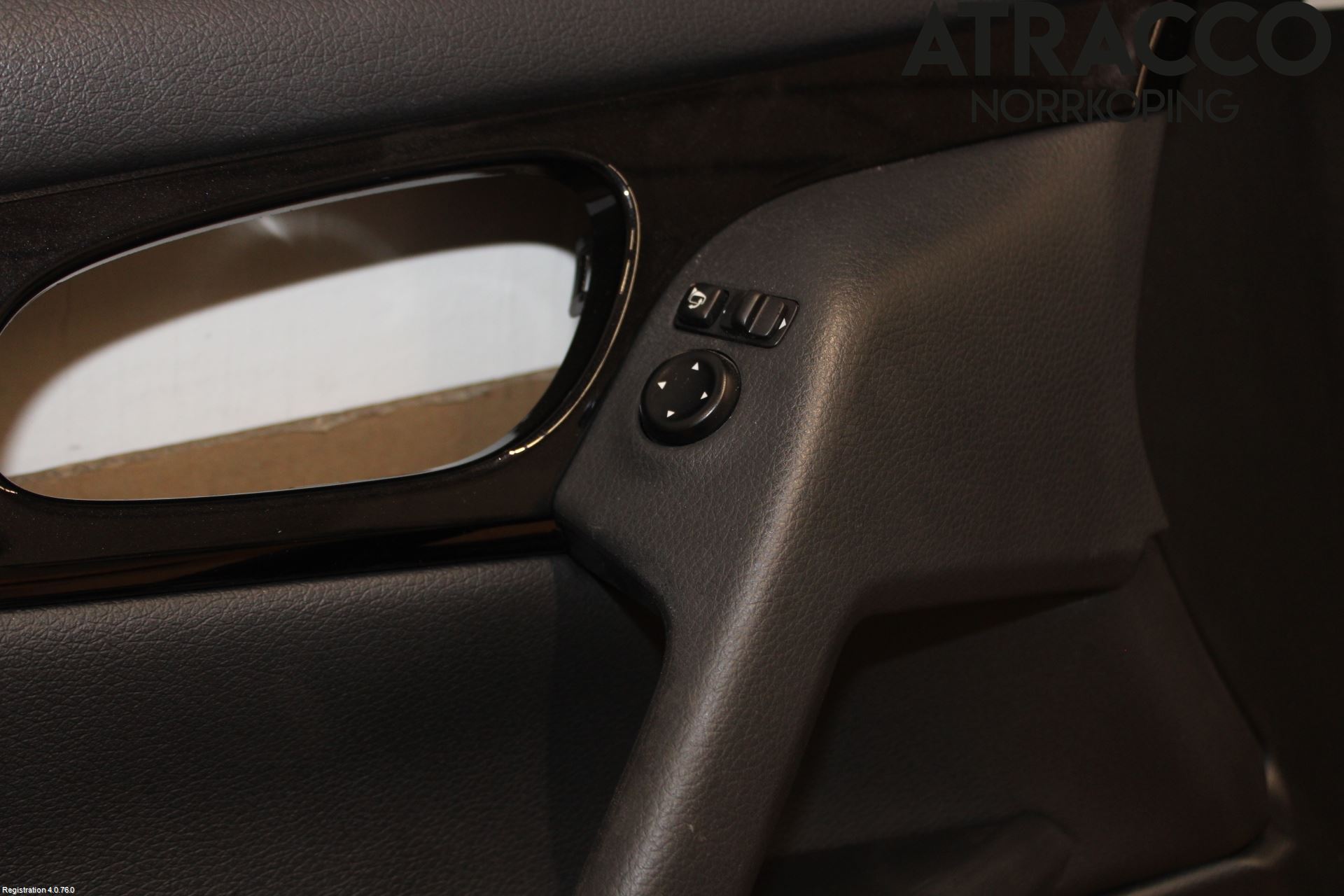 Nissan QASHQAI 14-17 Dörrklädsel Vä