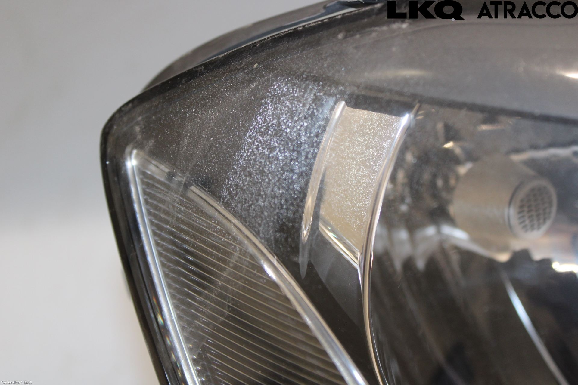 Volkswagen VW PASSAT 11-14 Strålkastare Höger