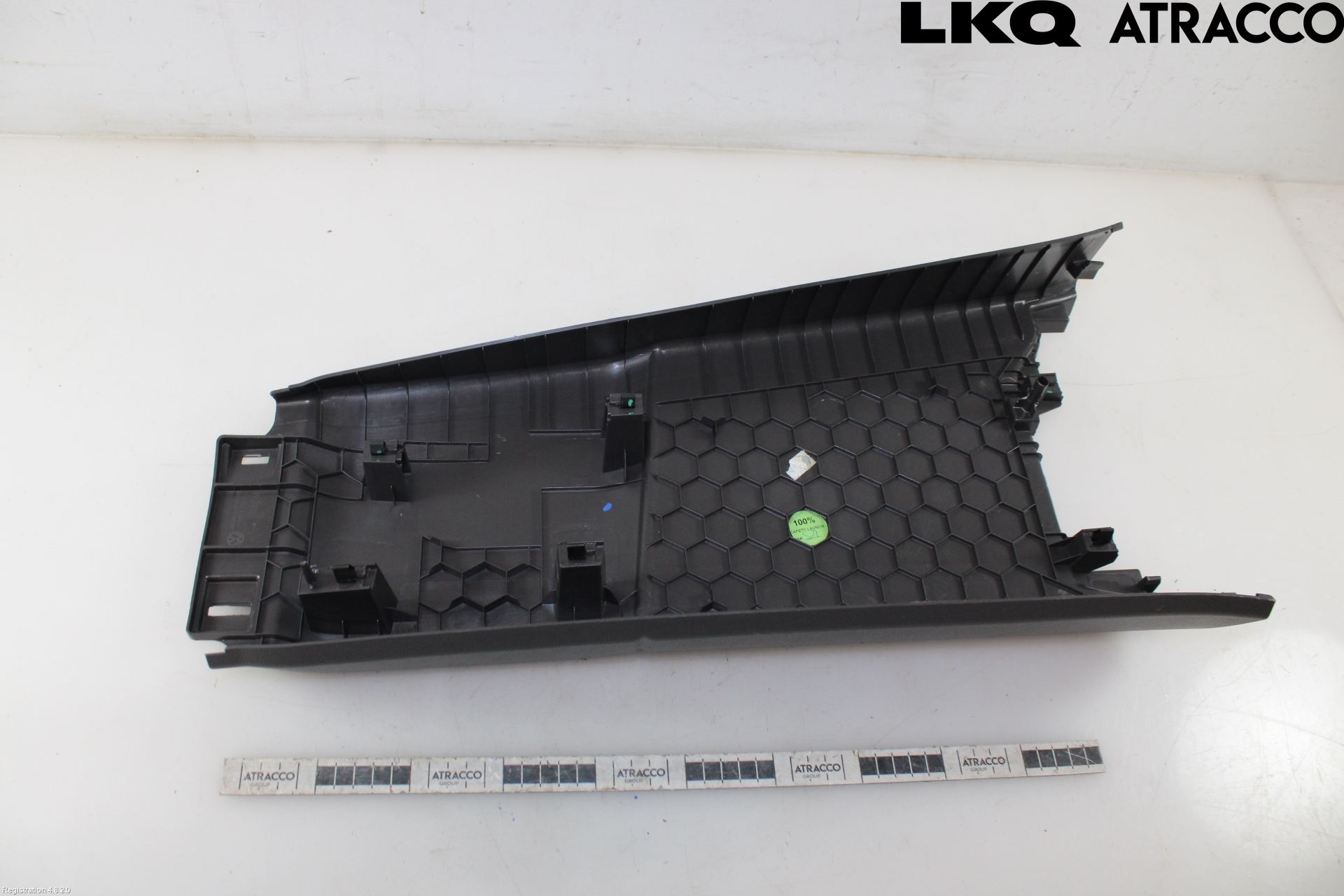 Volkswagen VW TRANSP/CARAVELLE (T7) 22-24 Inr Plastd A-B-C Stolpe