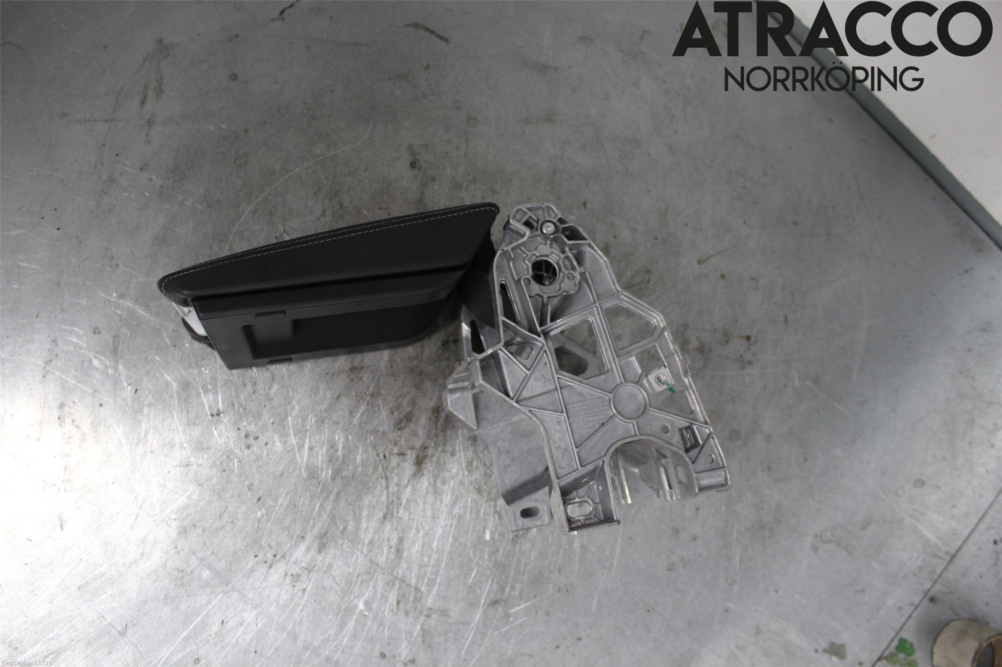 Audi A7 Sportback 4K 18- Inredning Armstöd