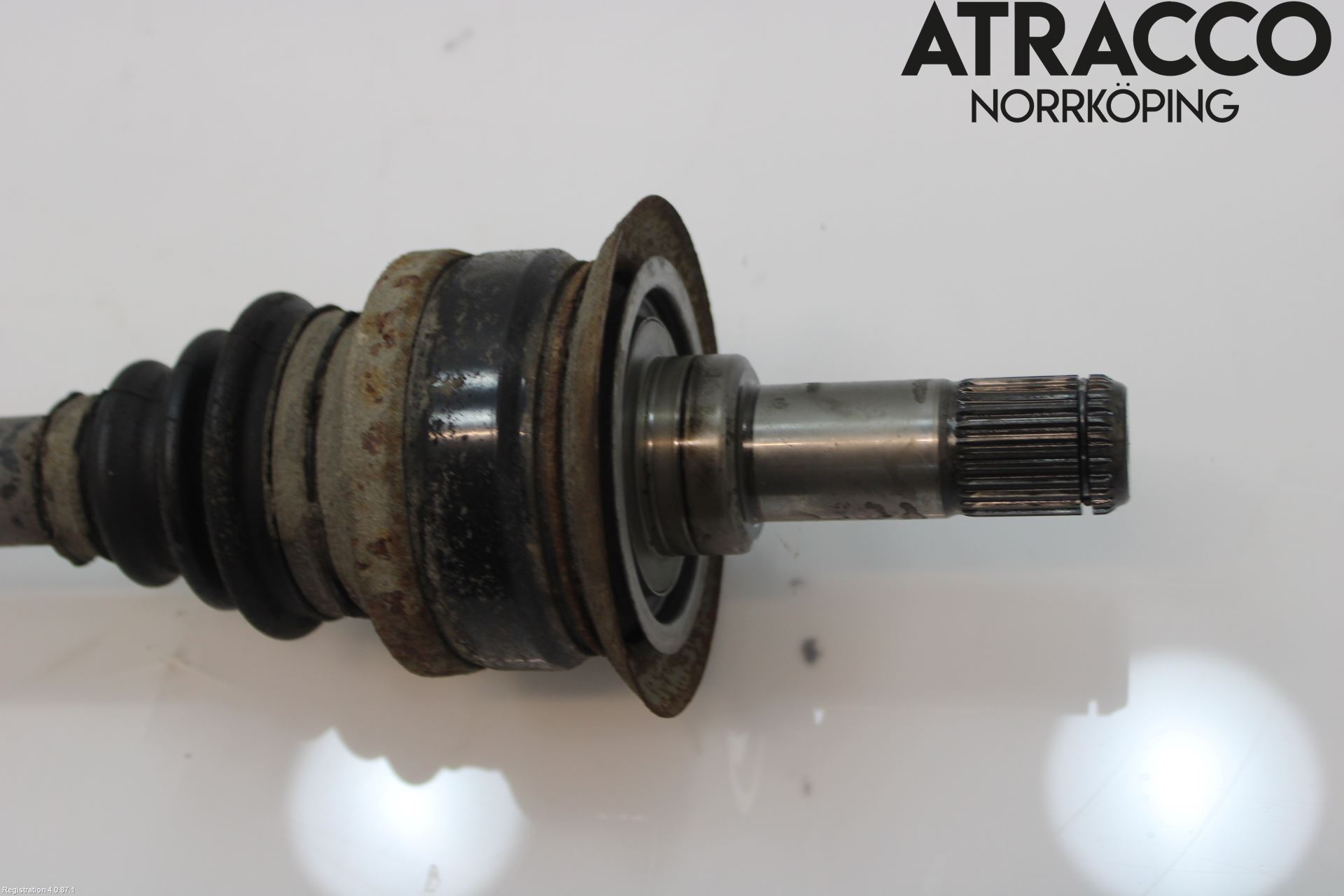 BMW 5 F10/F11/F18 09-17 Drivaxel Bak Vänster