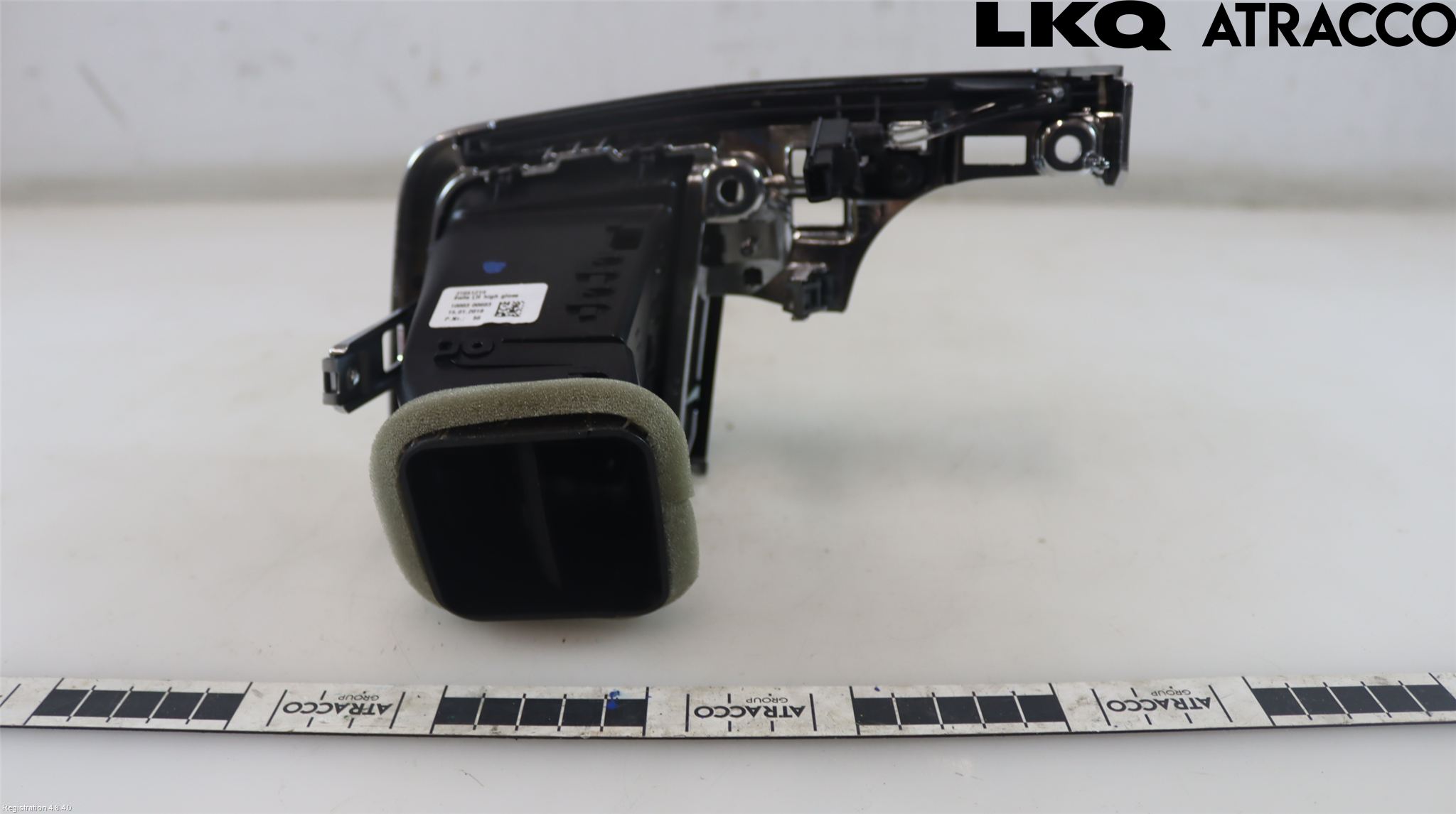 Volvo V90 17->> Defrosterkanal-Munstycke