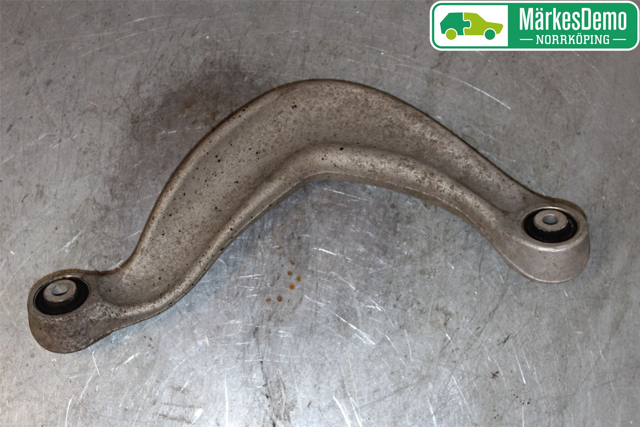 Audi A4 12-15 Bärarm Bak Övre Höger