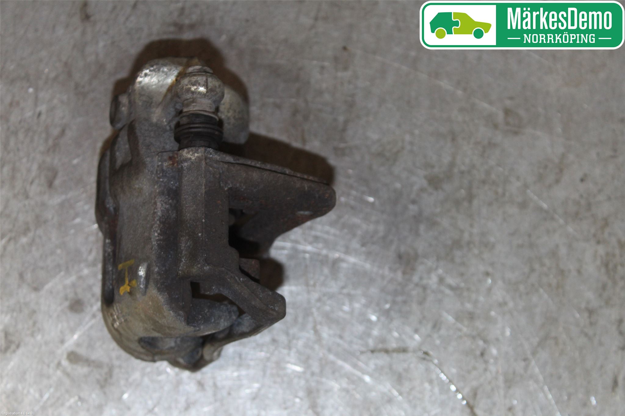 Renault CAPTUR 13-19 Bromsok Fram Höger