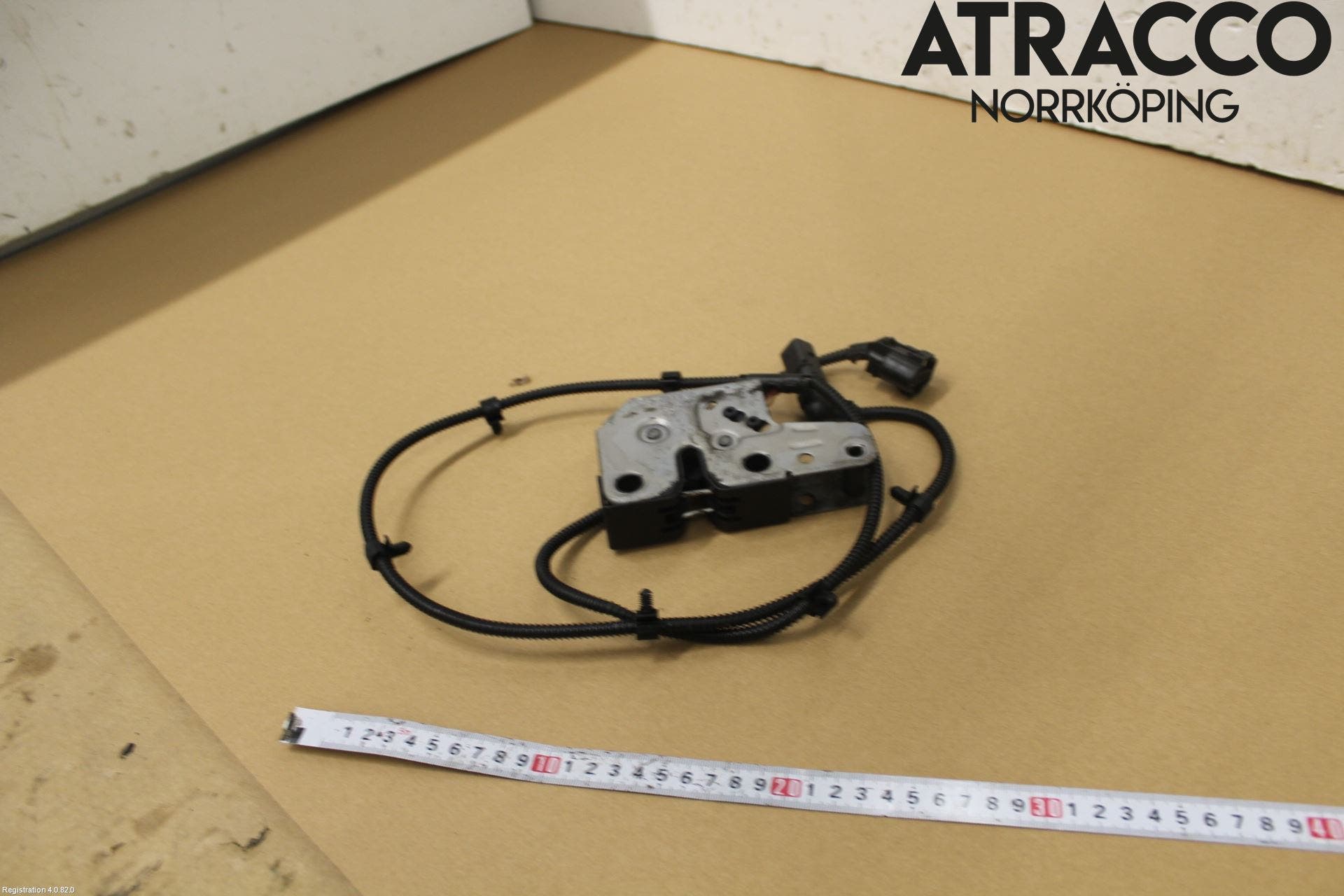 Volkswagen VW TRANSP/CARAVELLE (T5) 04-15 Huvlås