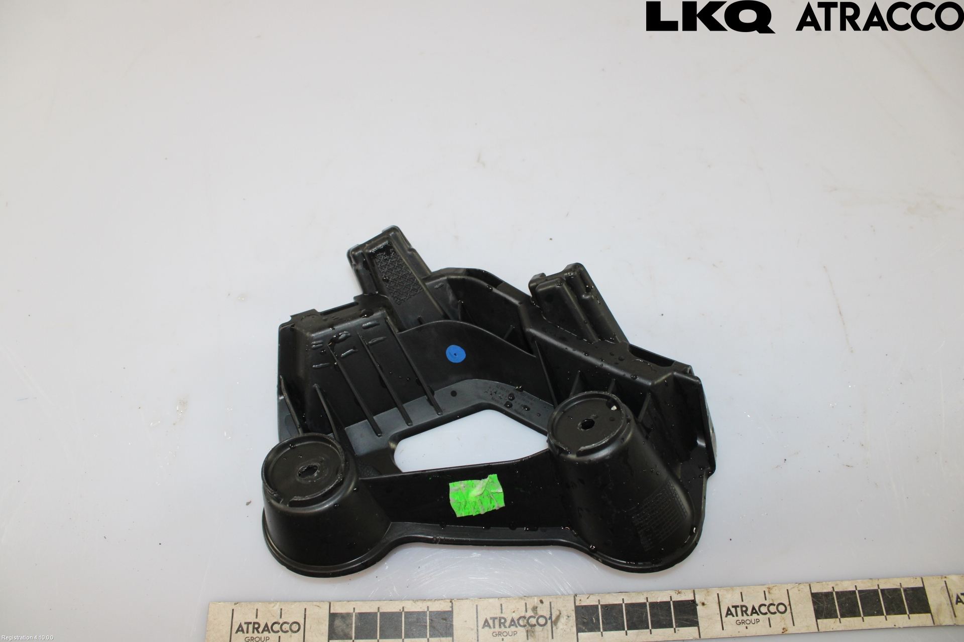 Skoda SCALA 19- Stötfångarfäste Bak Hö