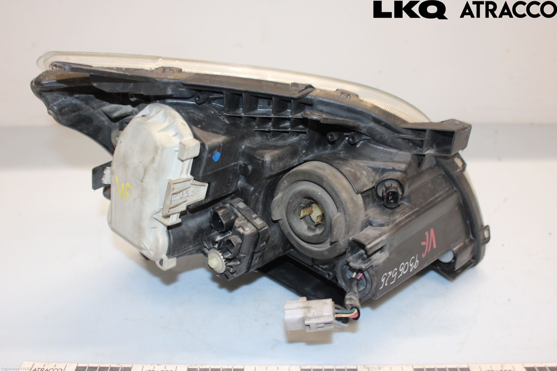 Toyota AVENSIS 03-06 Strålkastare Vänster